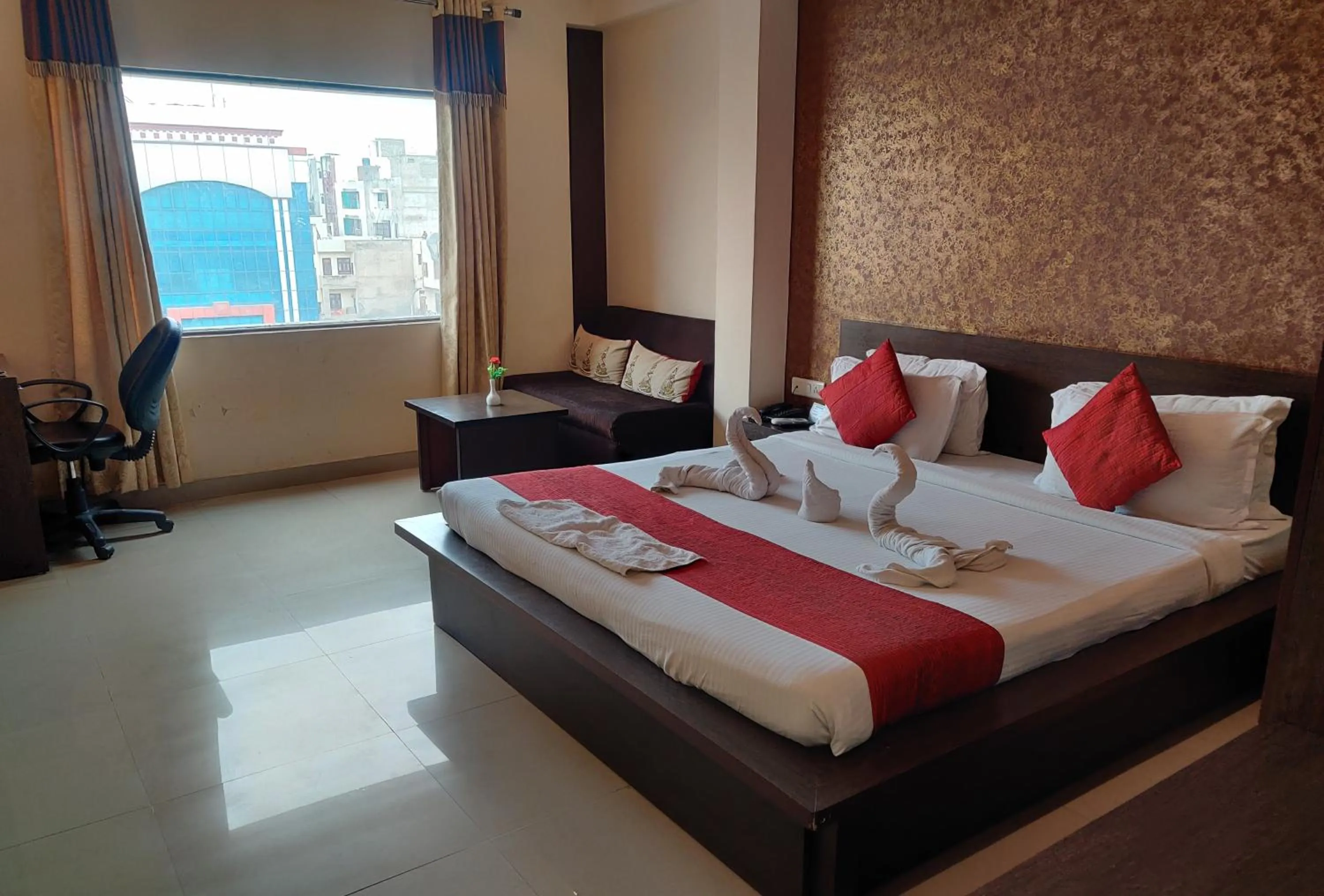 Photo of the whole room, Bed in Hotel Savi Regency