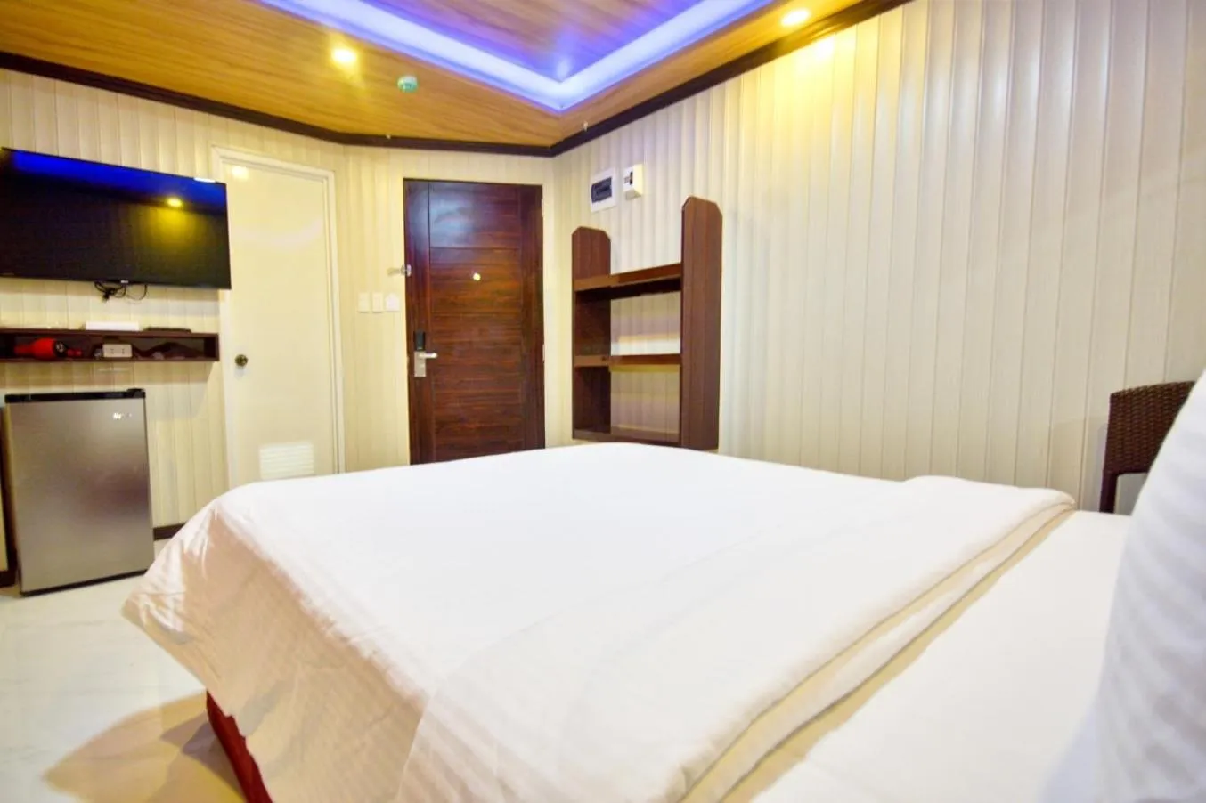 Bed in Diamond Water Edge Resort