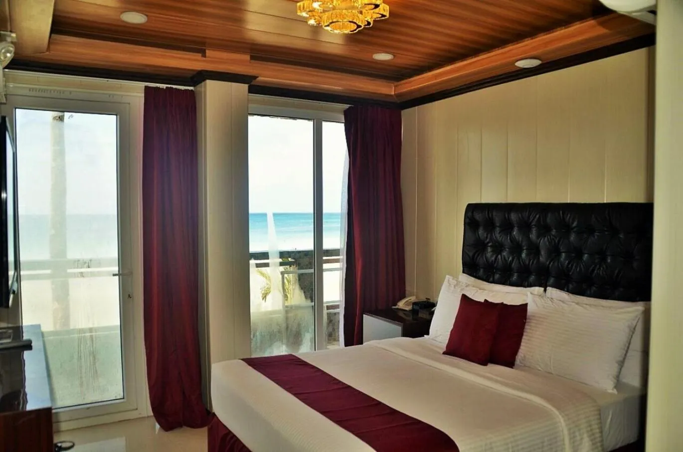 Bedroom, Bed in Diamond Water Edge Resort