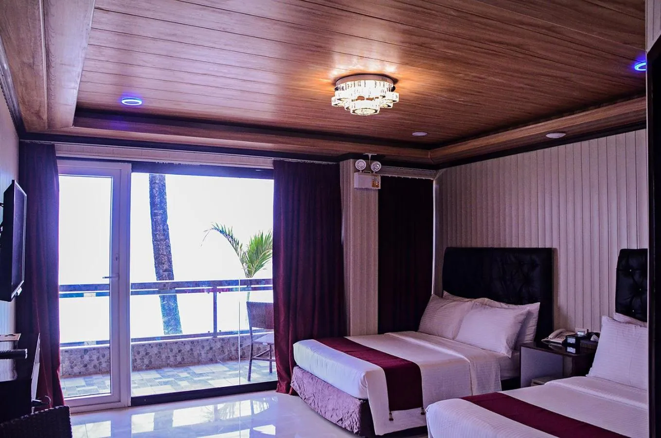 Bed in Diamond Water Edge Resort