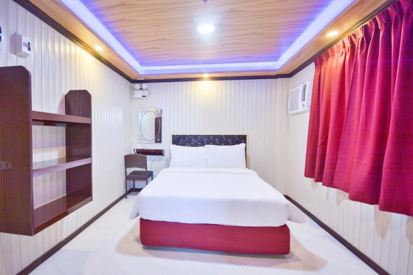 Photo of the whole room, Bed in Diamond Water Edge Resort