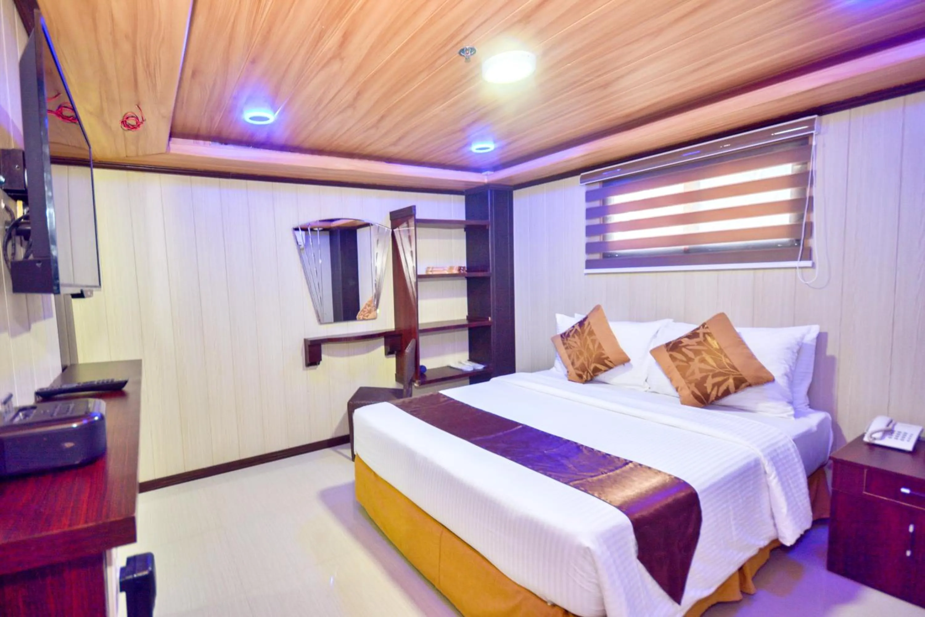 Bed in Diamond Water Edge Resort