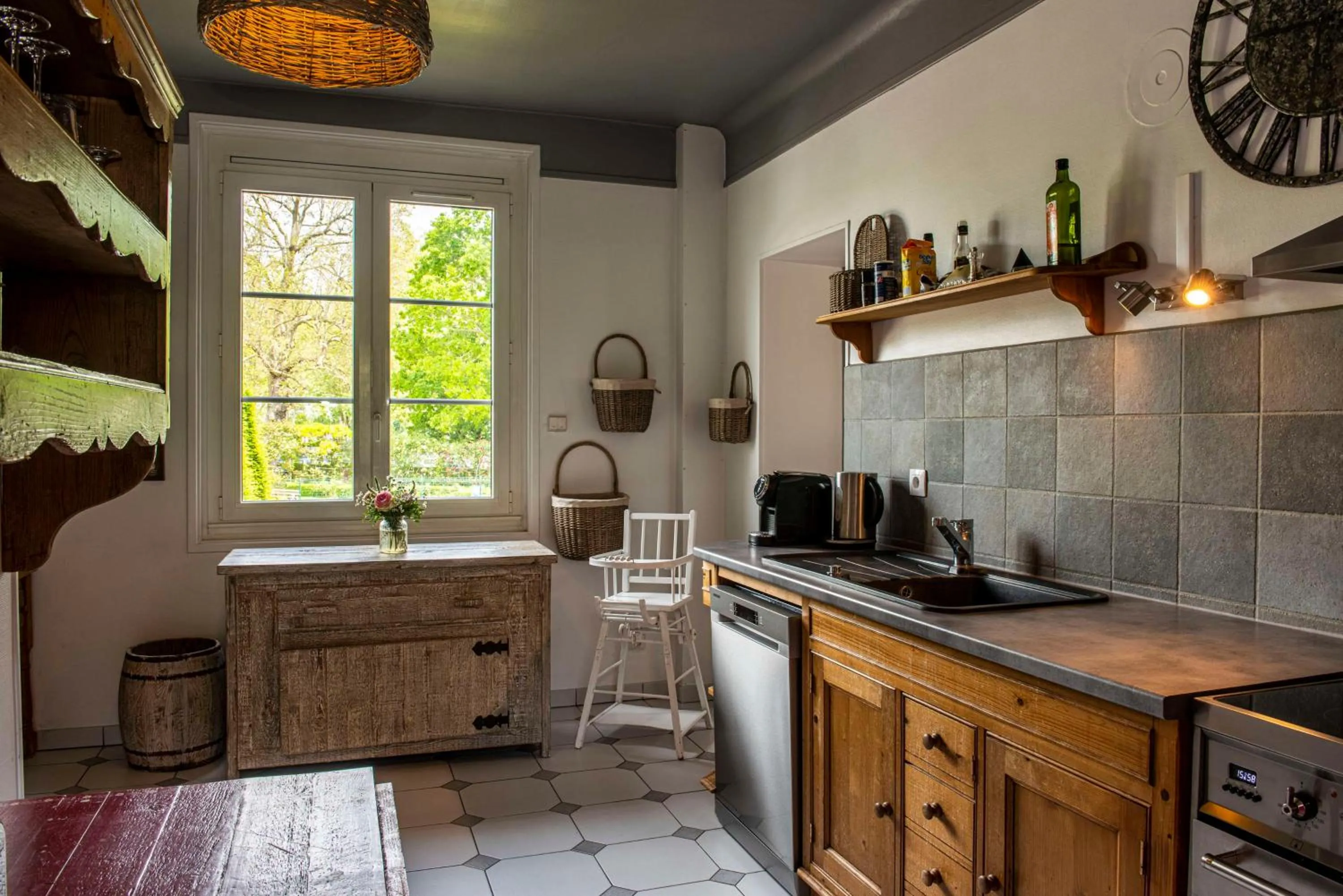 Kitchen or kitchenette in Les Maisons de Léa & Spa - Radisson Individuals