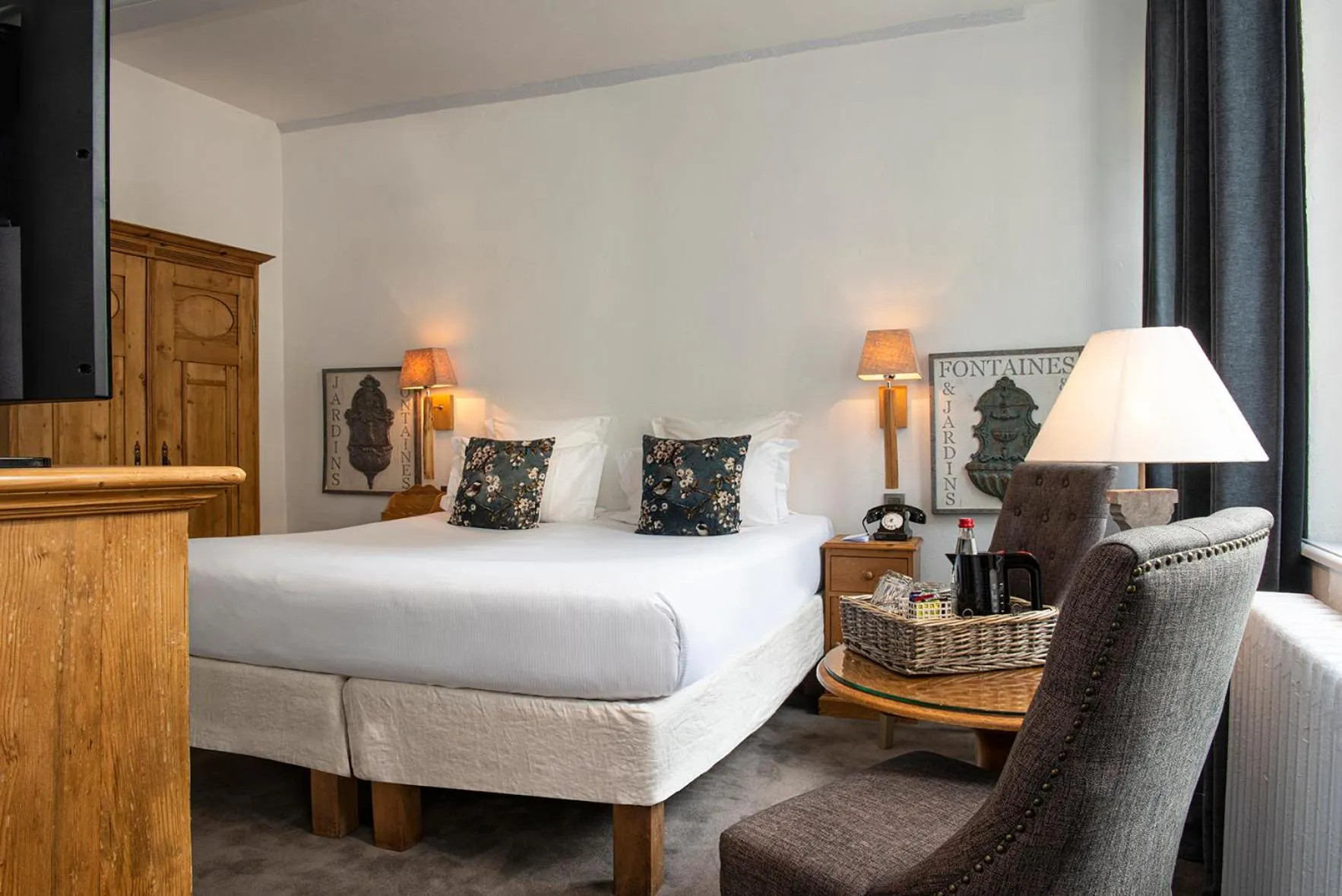 Bedroom, Bed in Les Maisons de Léa & Spa - Radisson Individuals