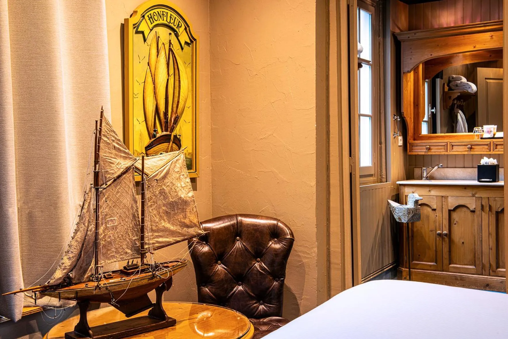 Bedroom, Bed in Les Maisons de Léa & Spa - Radisson Individuals