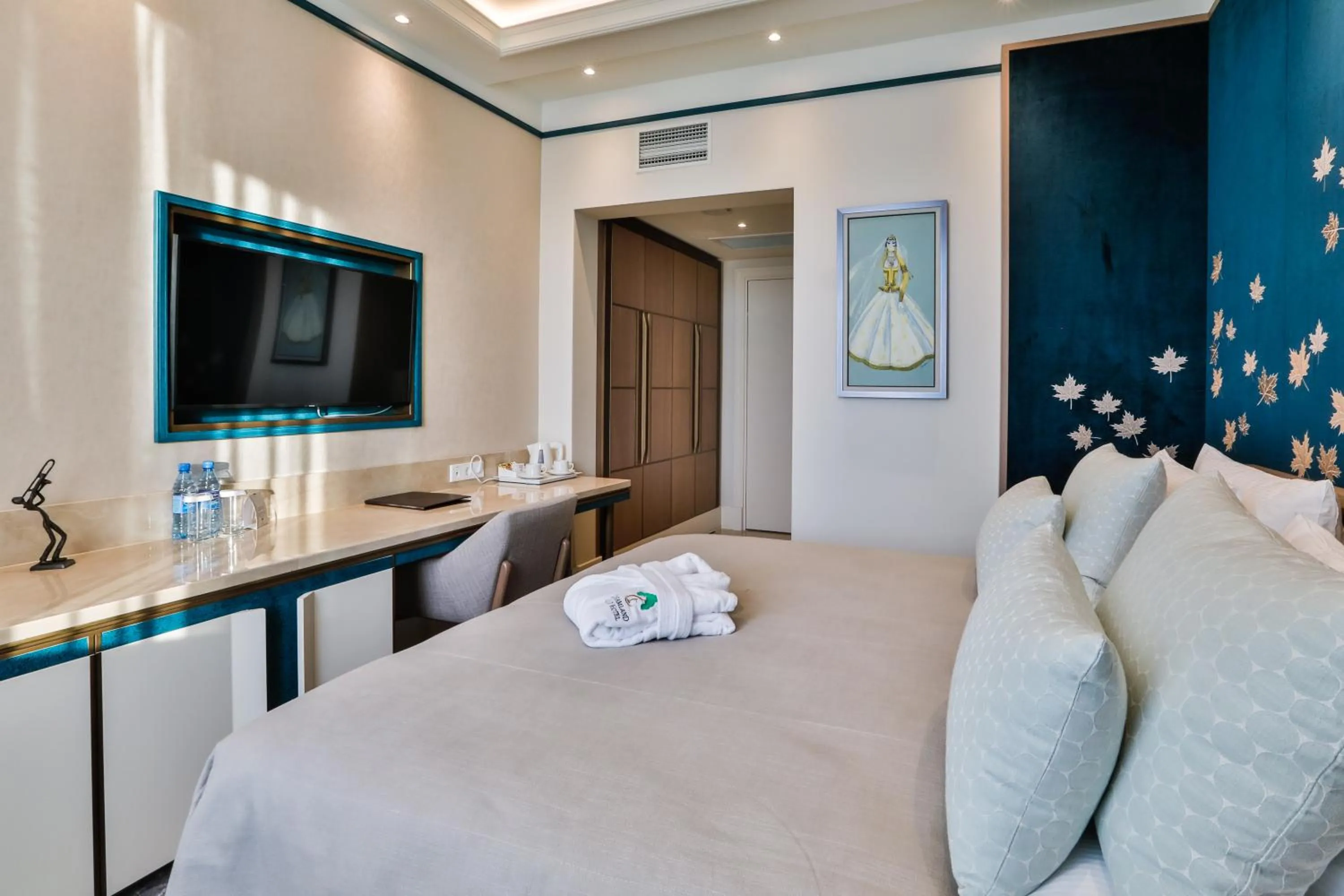 Communal lounge/ TV room, Bed in Dreamland Golf Hotel Baku