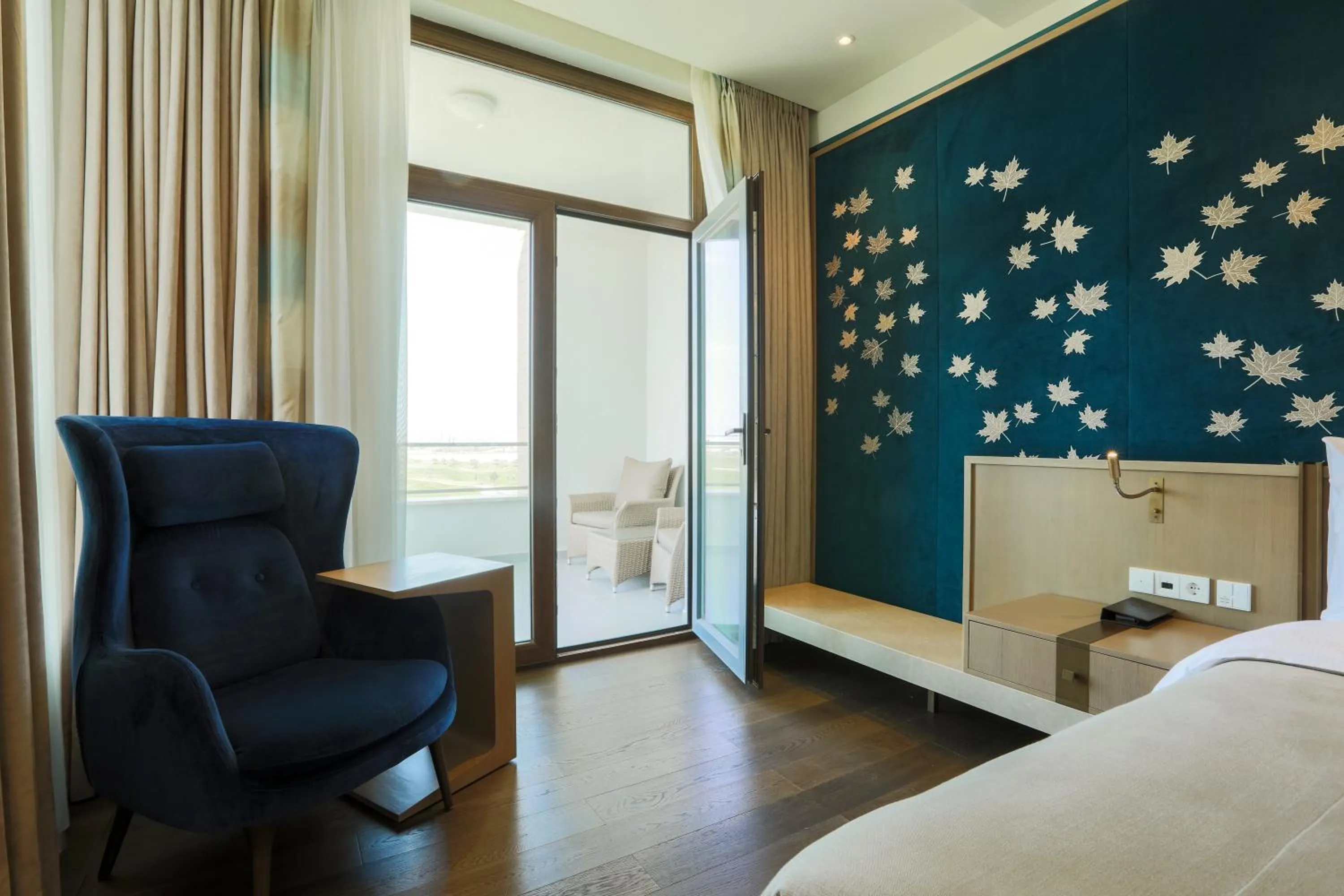 Balcony/Terrace, Bed in Dreamland Golf Hotel Baku