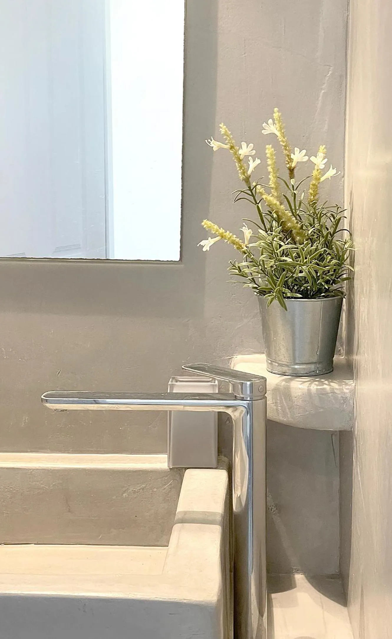 Bathroom in DL Santorini