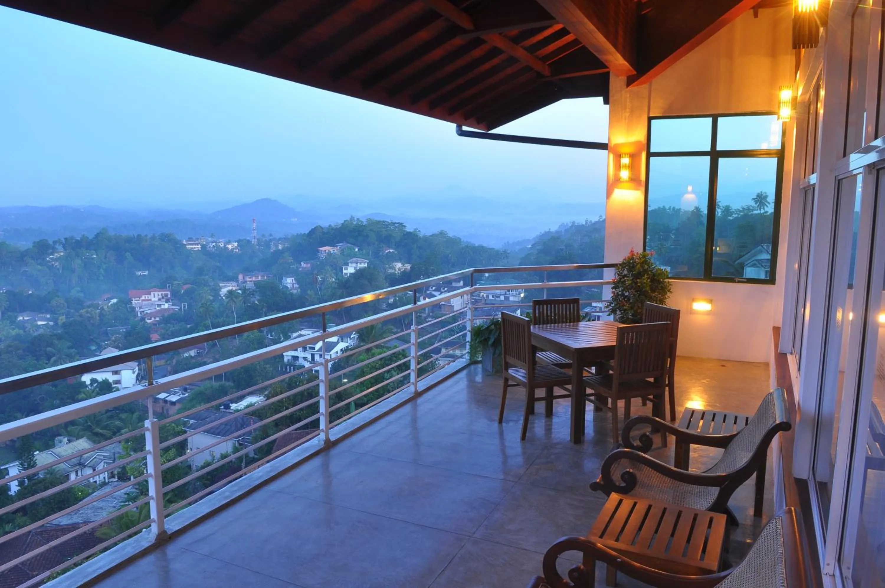 Balcony/Terrace in Amaara Sky Hotel Kandy