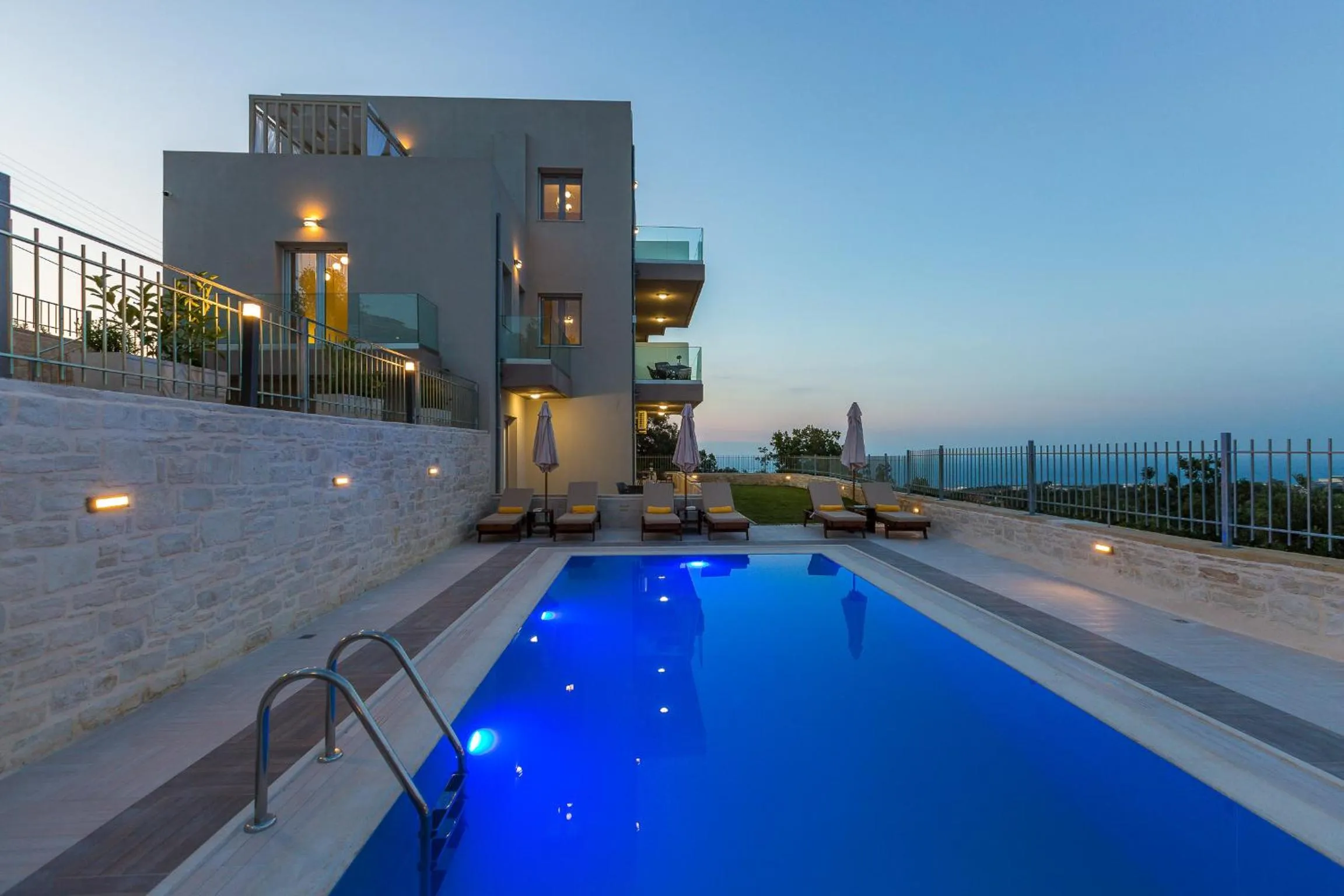 Swimming pool in Vigla Suites