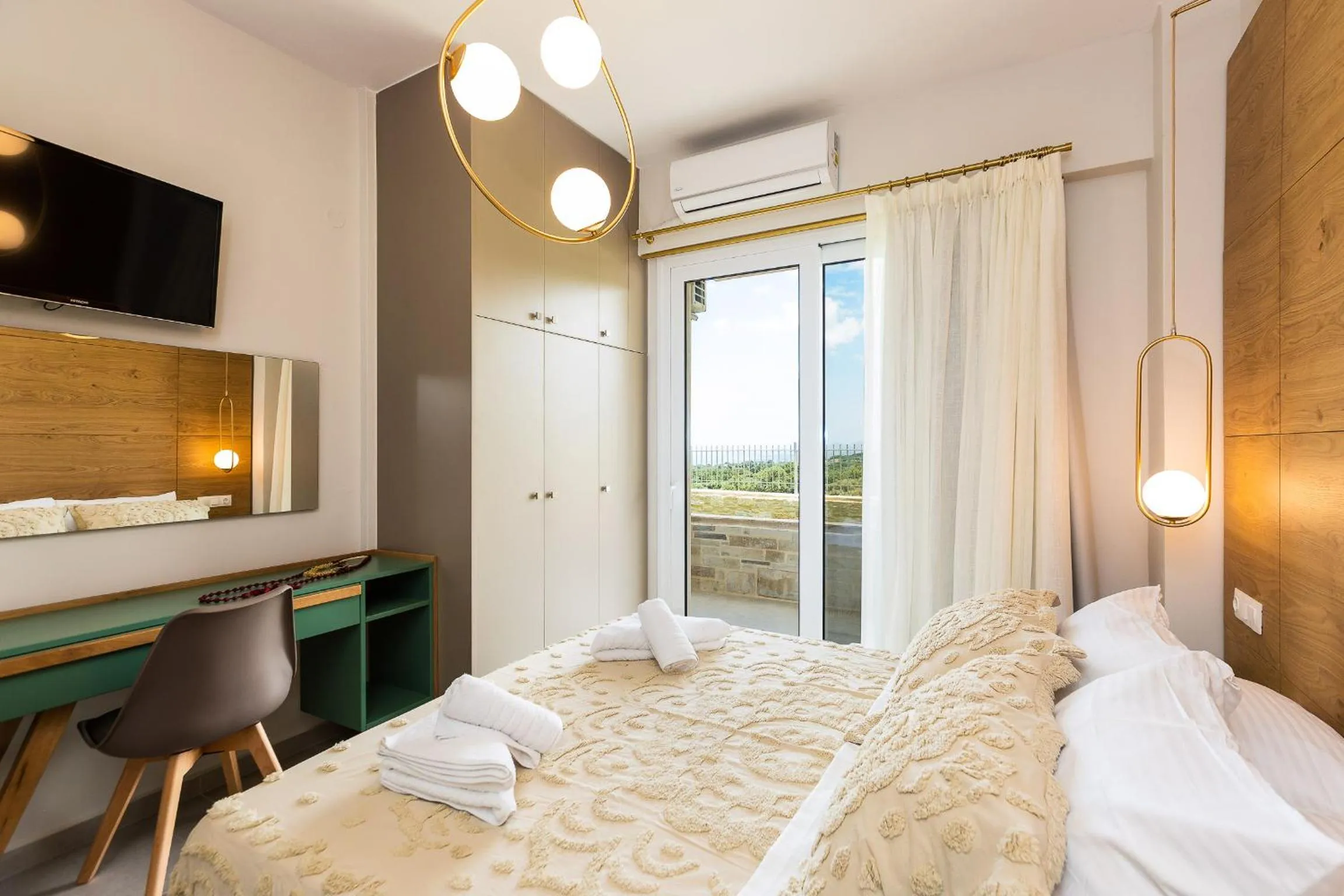 TV and multimedia, Bed in Vigla Suites