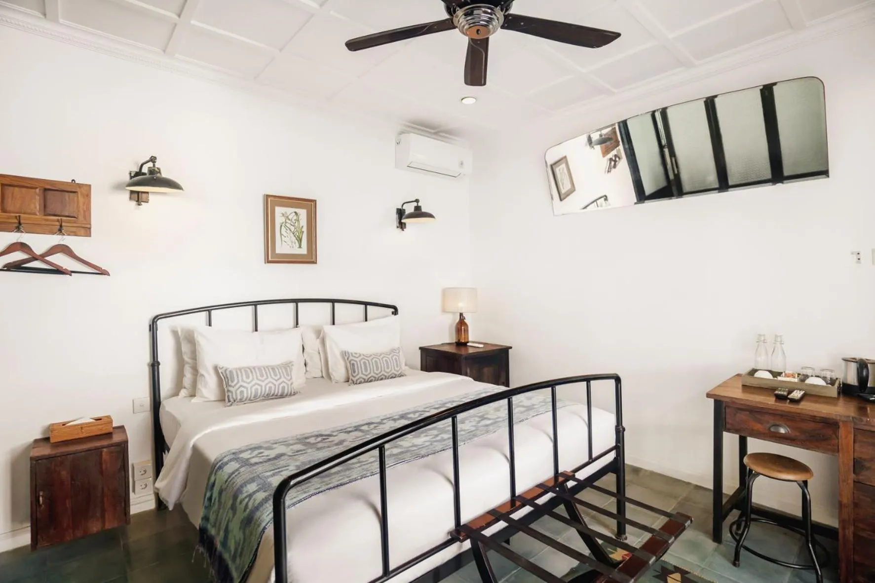 Bedroom, Bed in Brown Feather Batu Belig