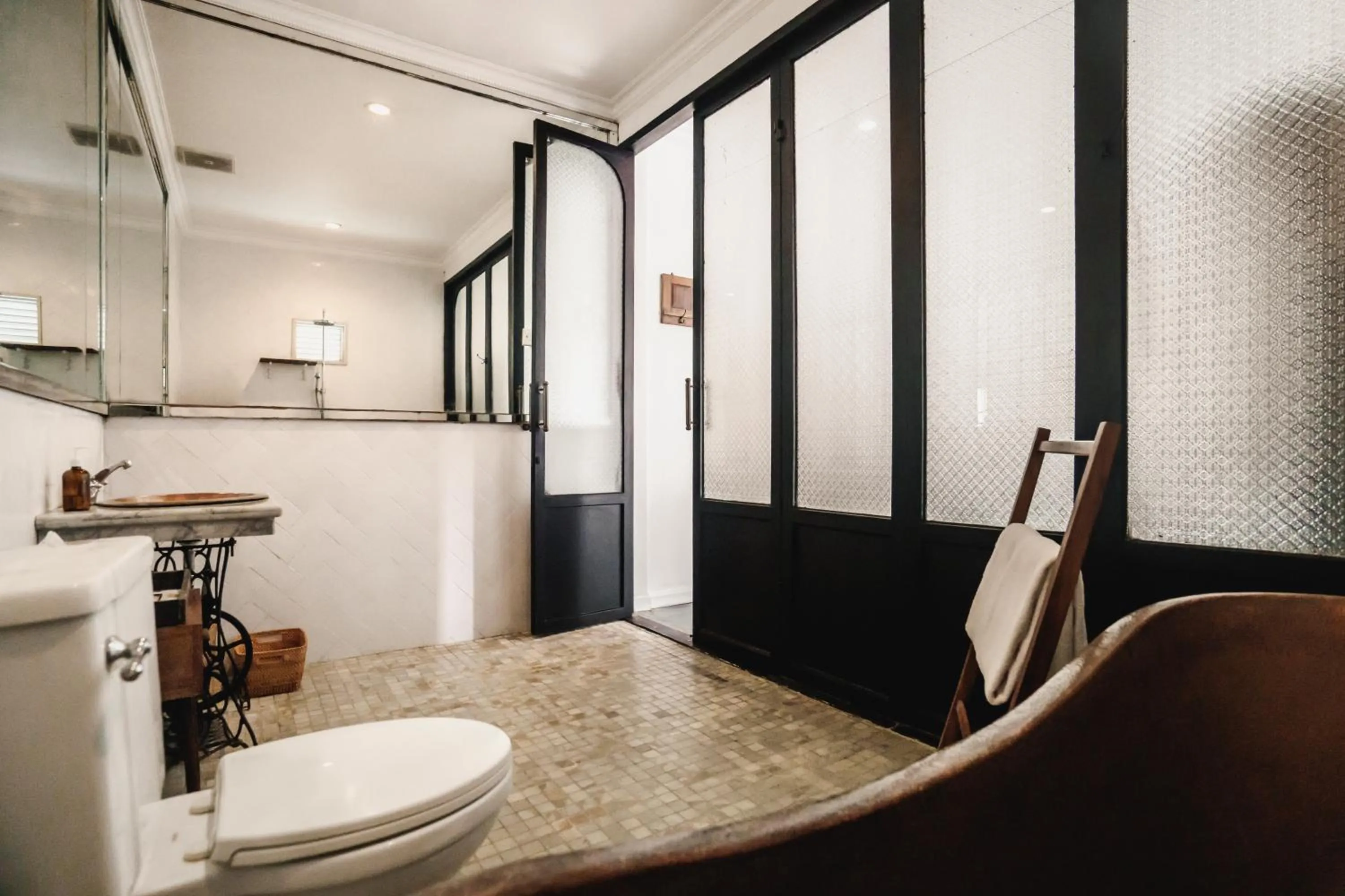 Bathroom in Brown Feather Batu Belig