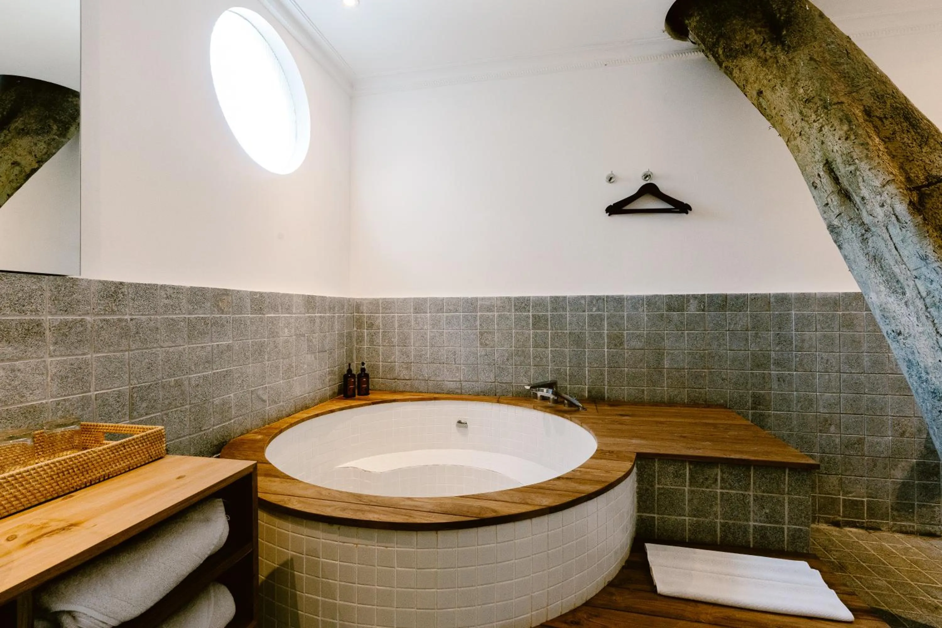 Bathroom in Brown Feather Batu Belig