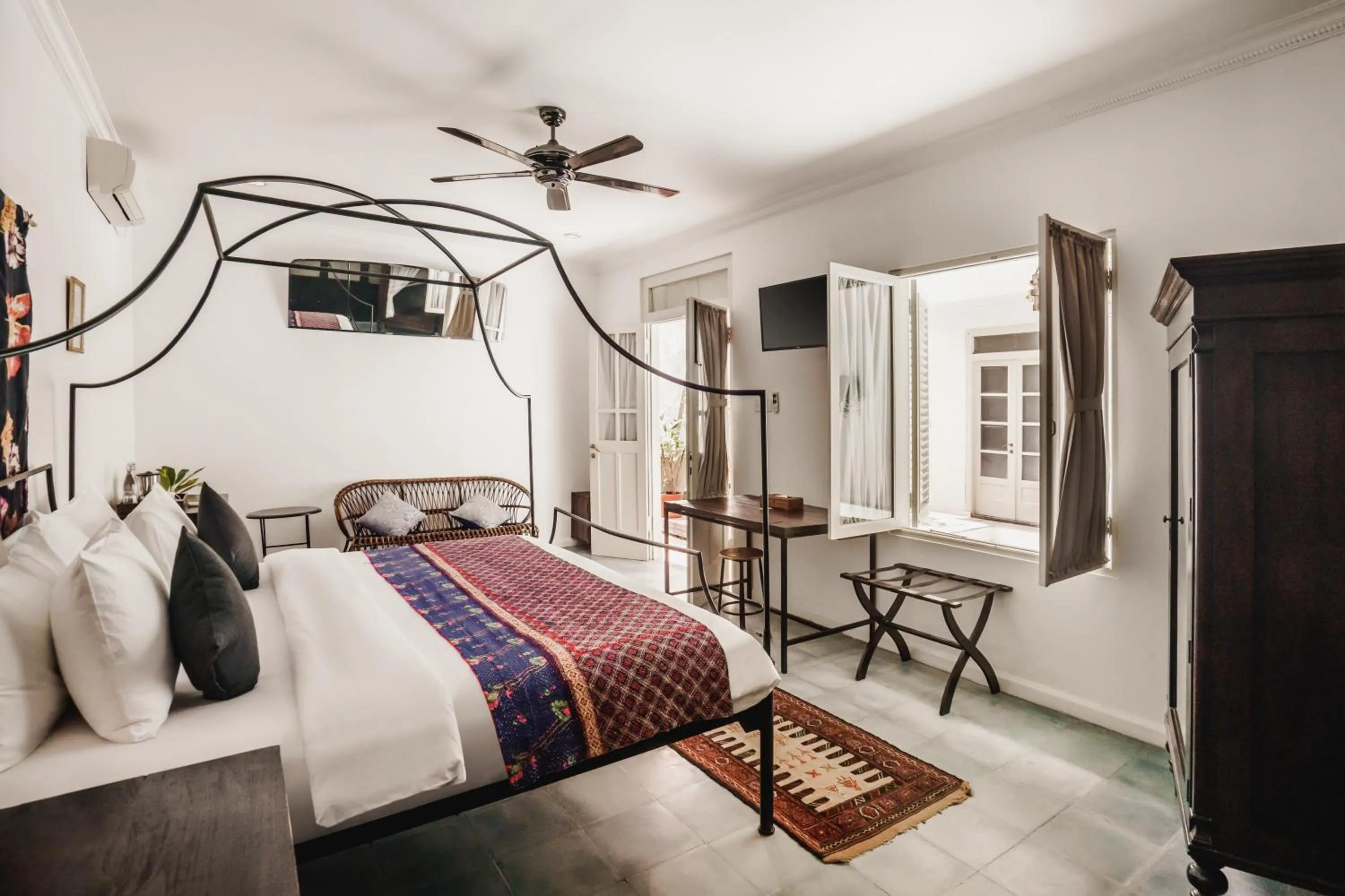 Bedroom, Bed in Brown Feather Batu Belig