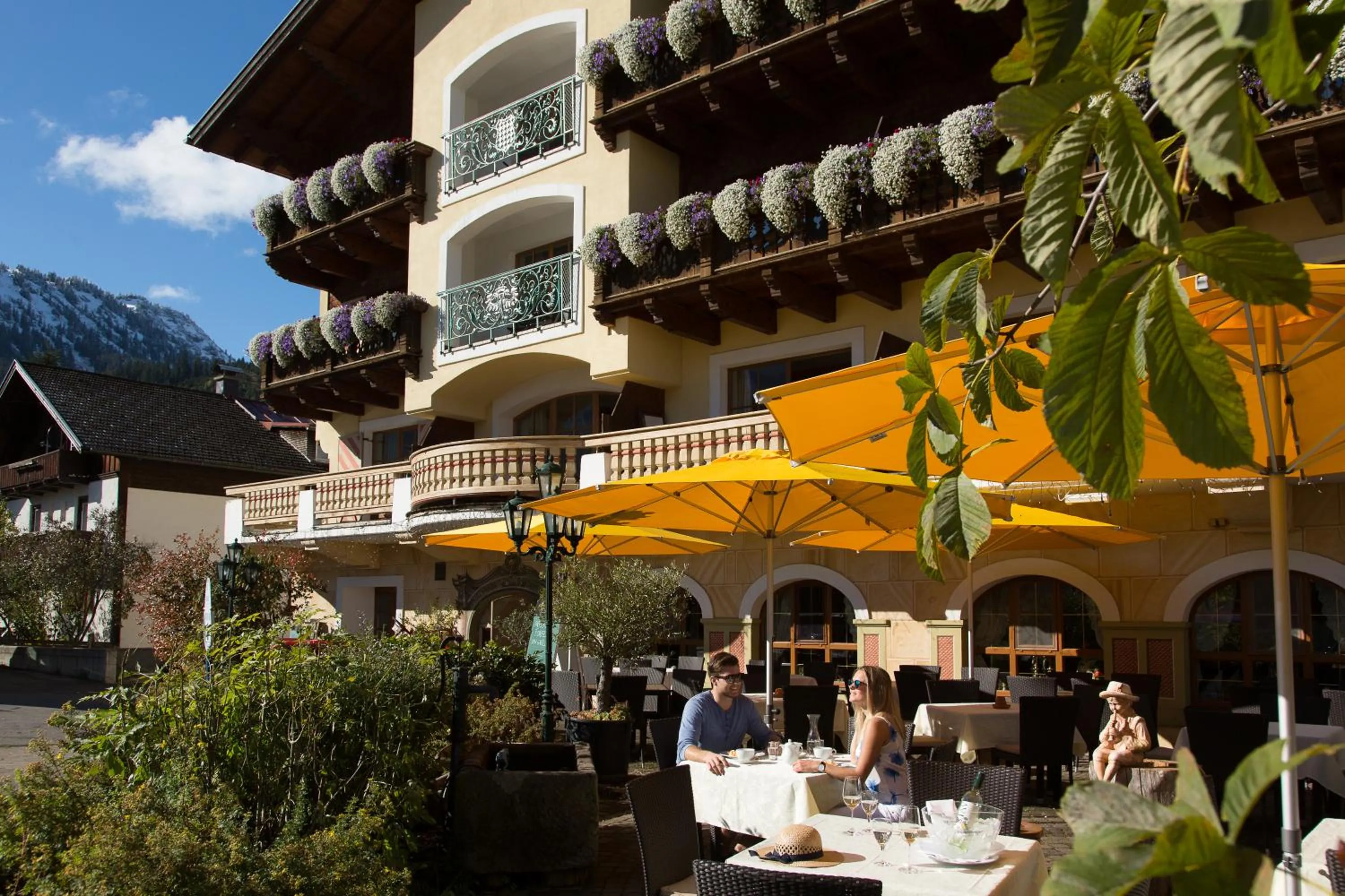 Restaurant/places to eat in Das Traditionshotel Schwarzer Adler