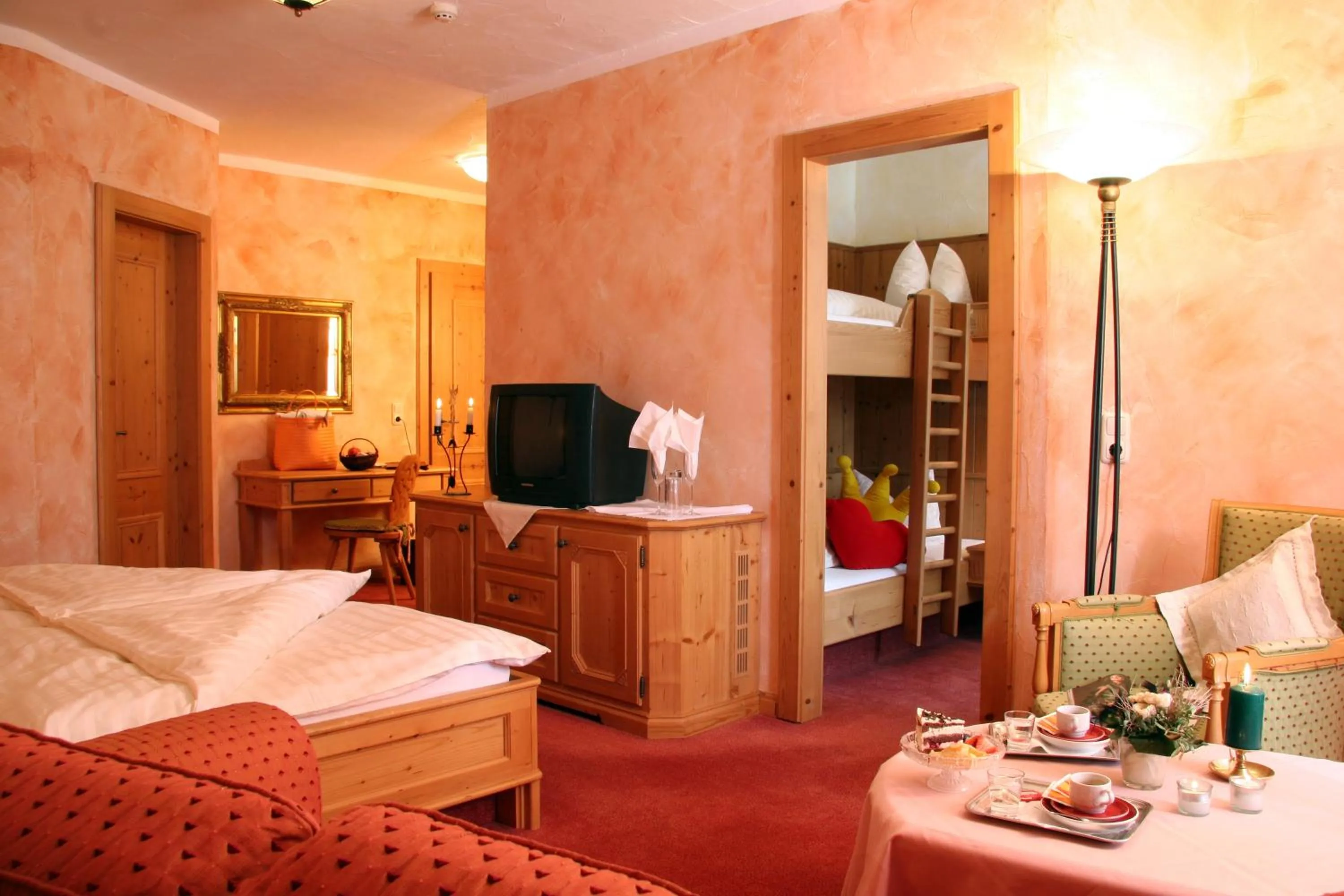 TV and multimedia, Bed in Das Traditionshotel Schwarzer Adler