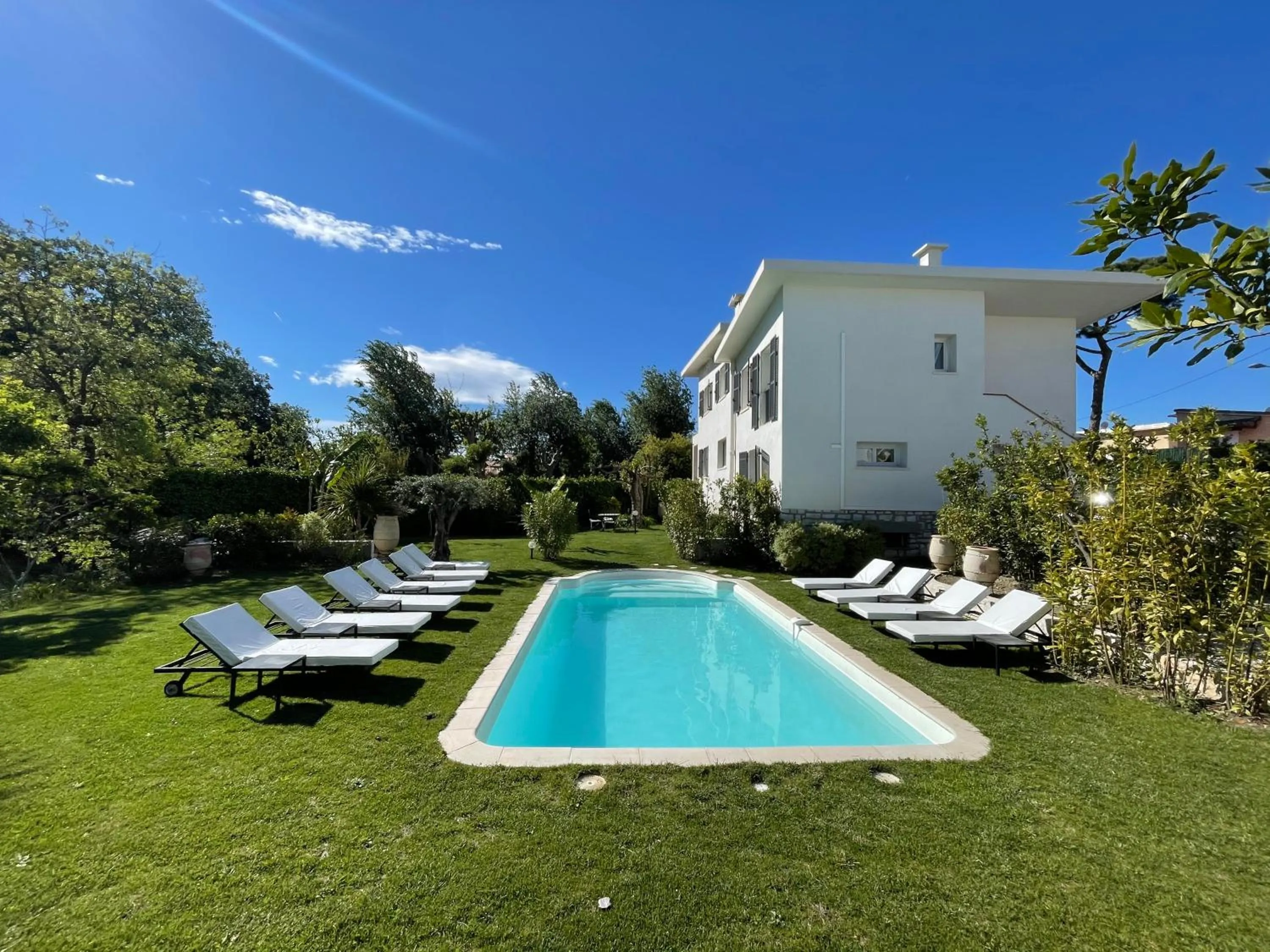 Garden view in Villa Louise-Rose