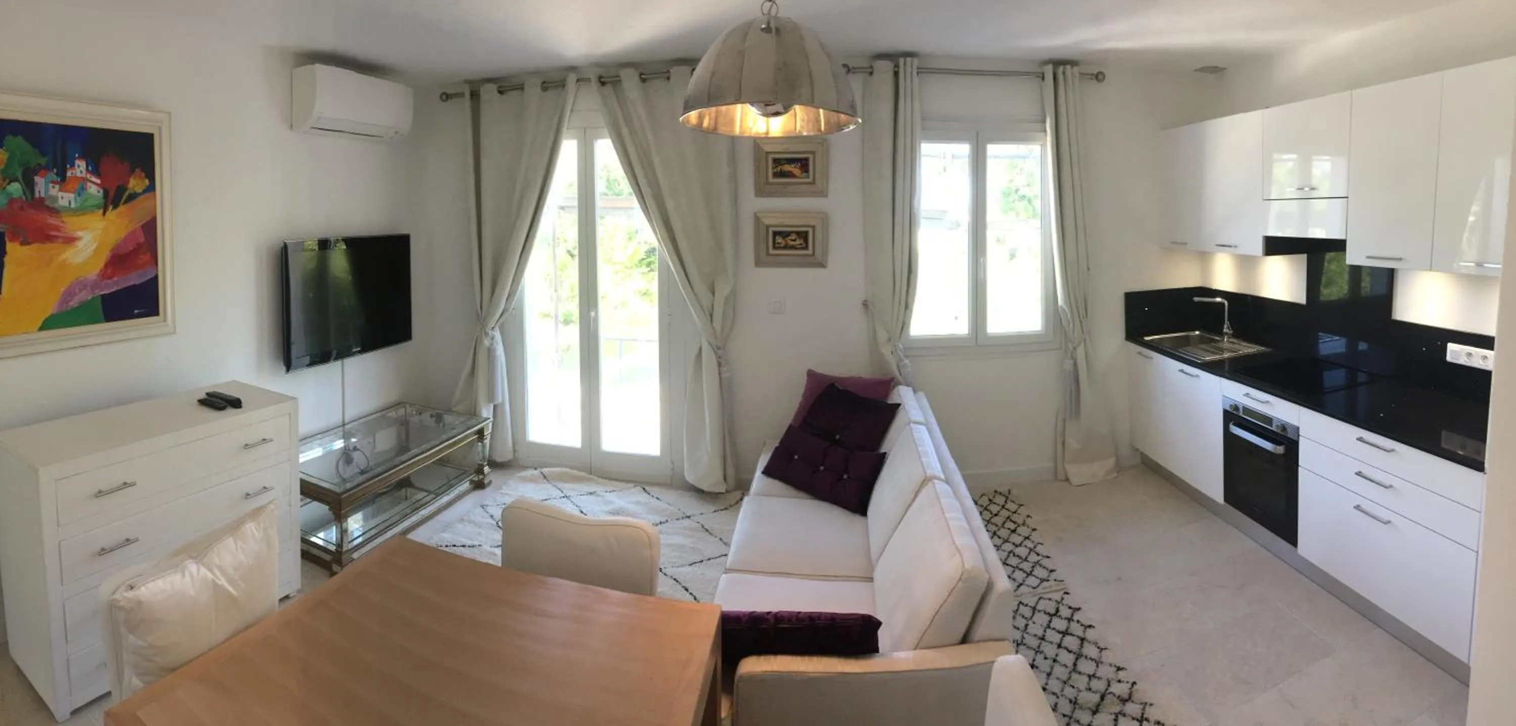 Kitchen or kitchenette in Villa Louise-Rose