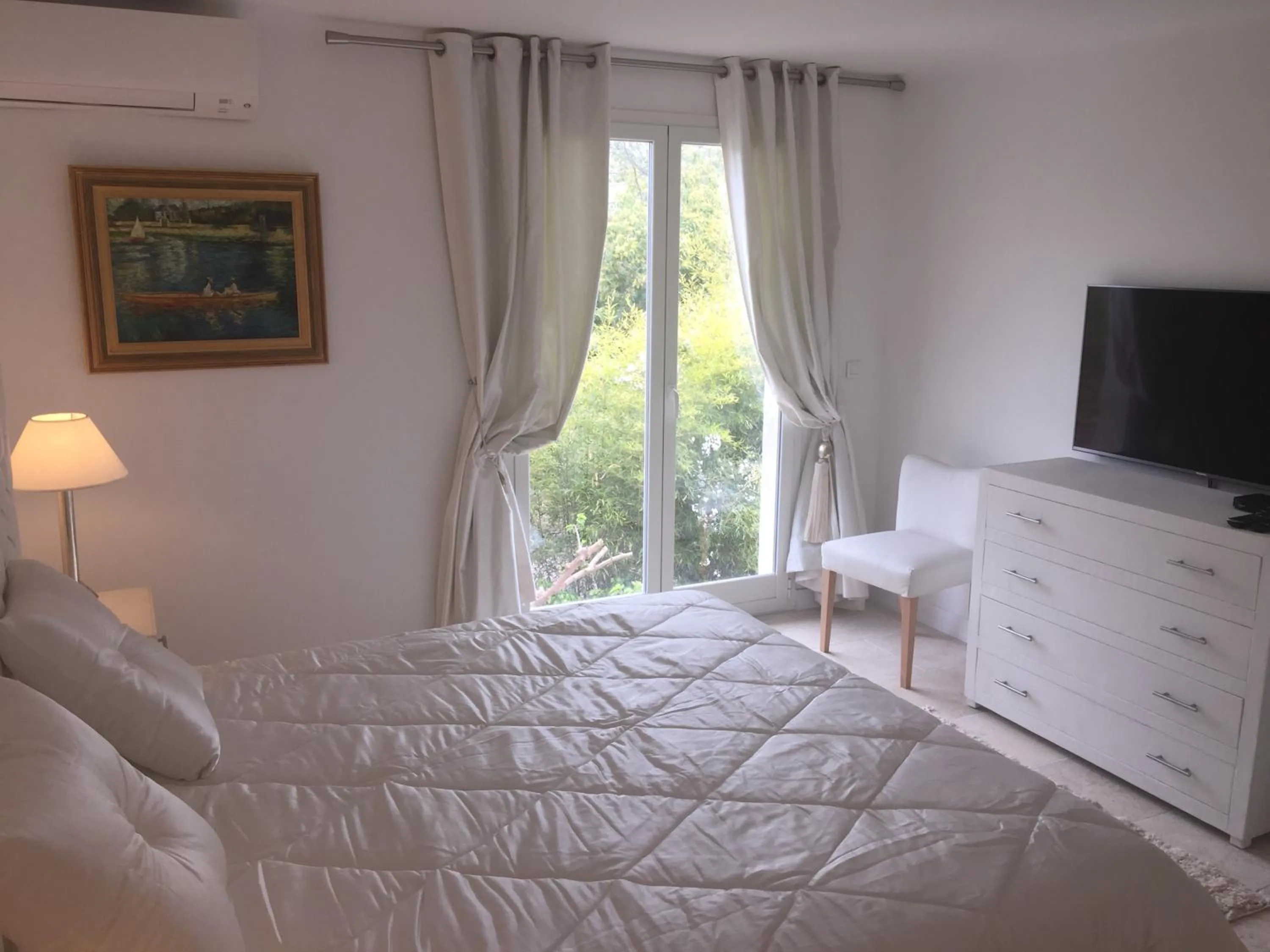 Bed in Villa Louise-Rose