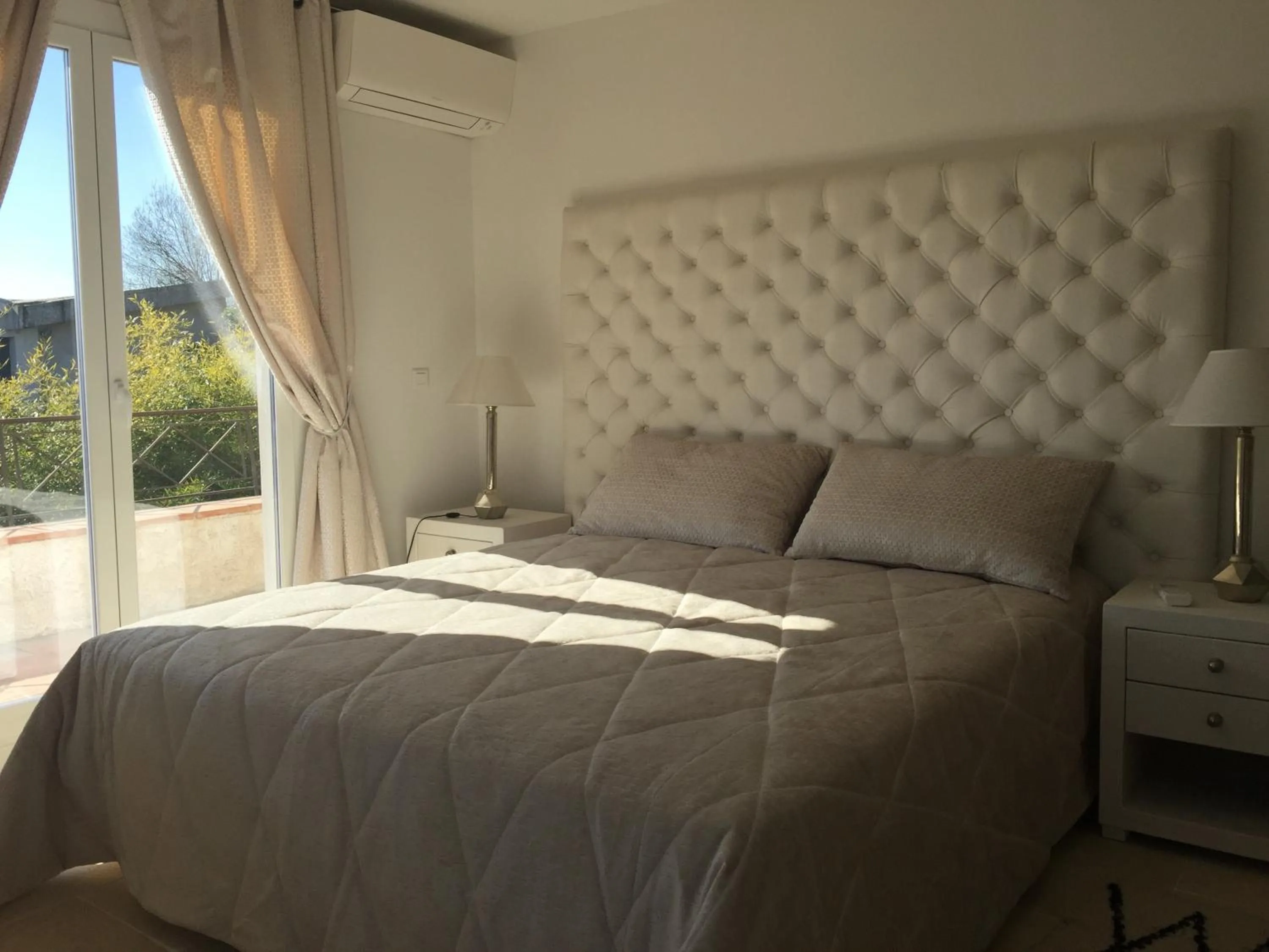 Bedroom, Bed in Villa Louise-Rose