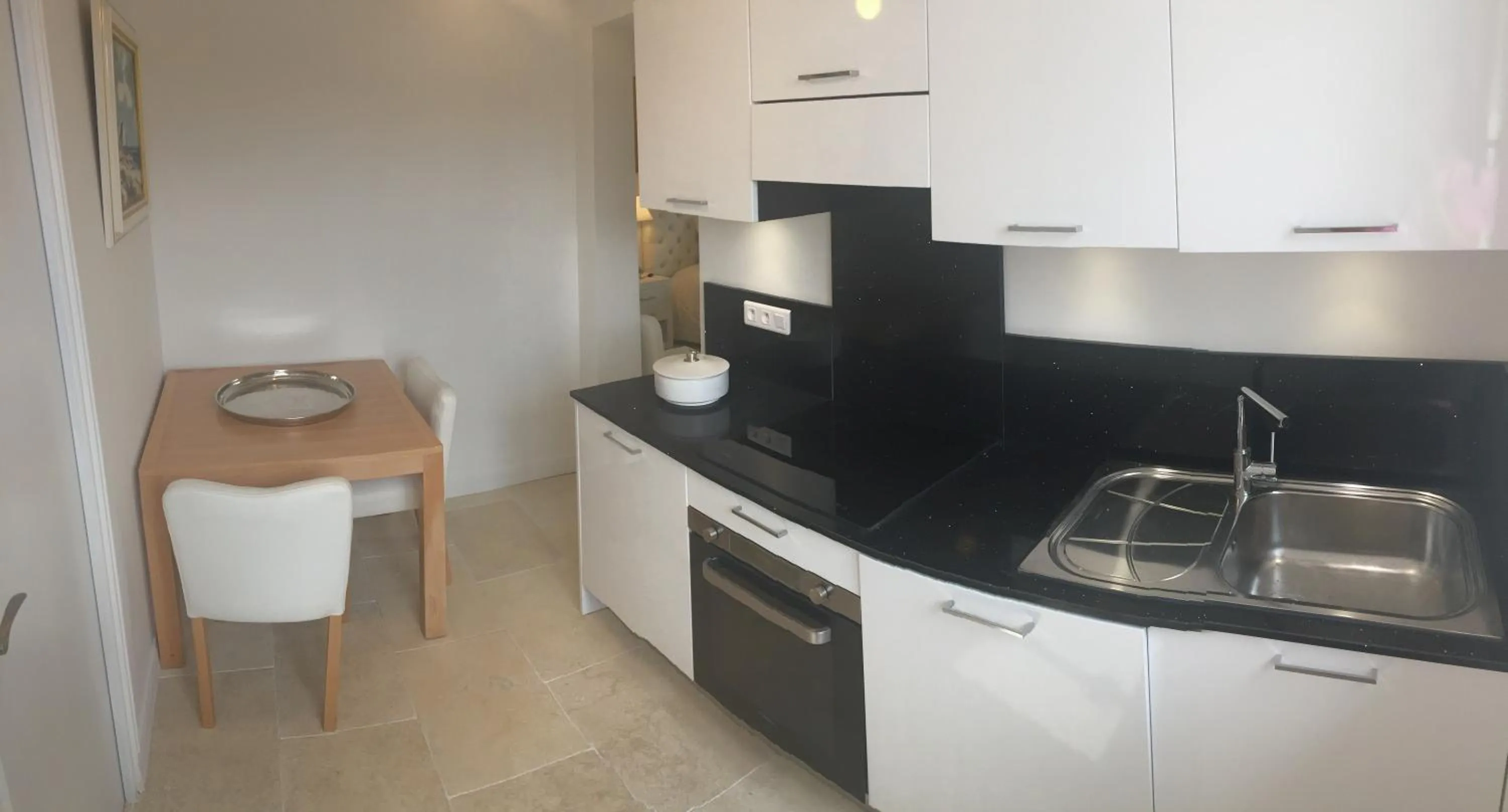 Coffee/tea facilities in Villa Louise-Rose