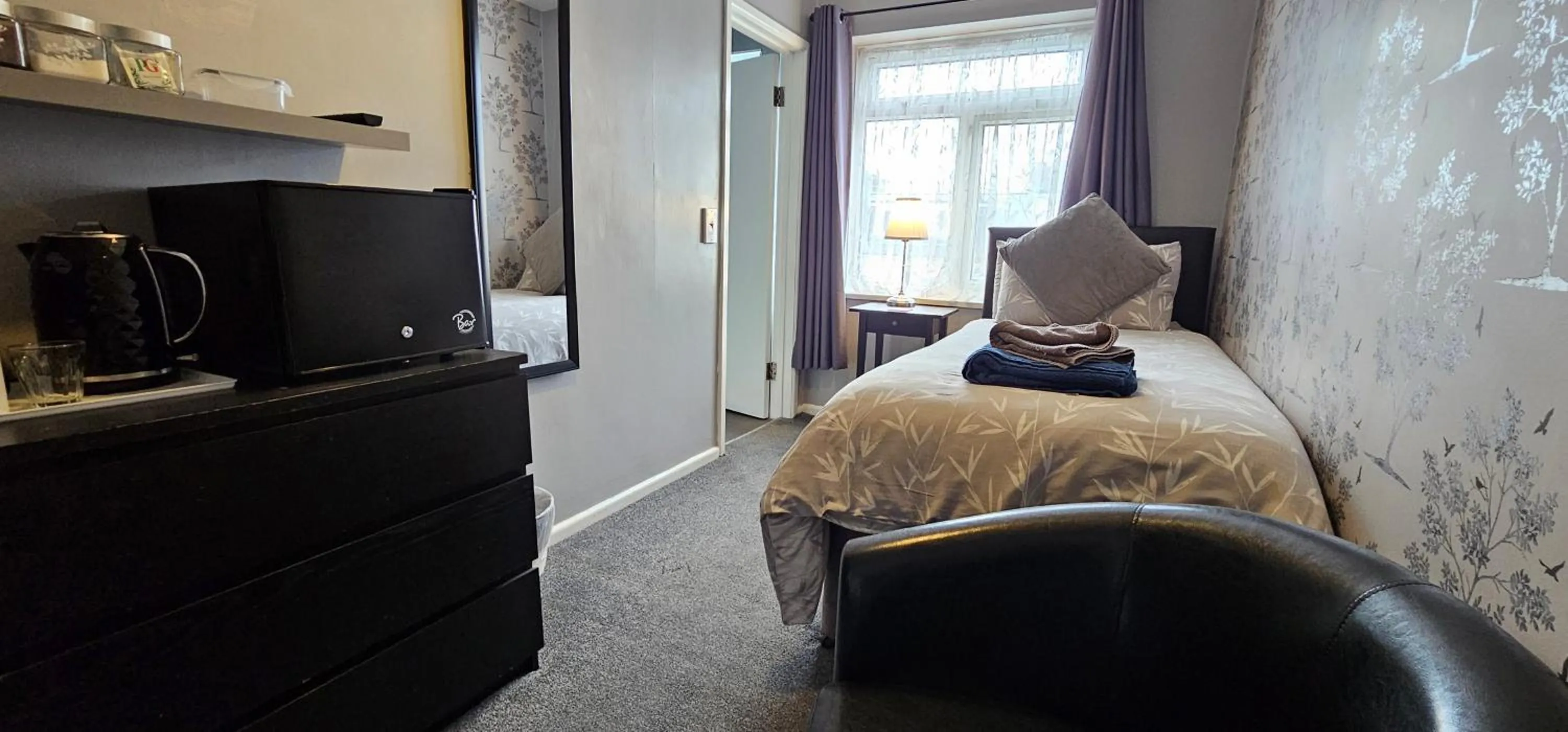 Bed in The Roslyn Guest House