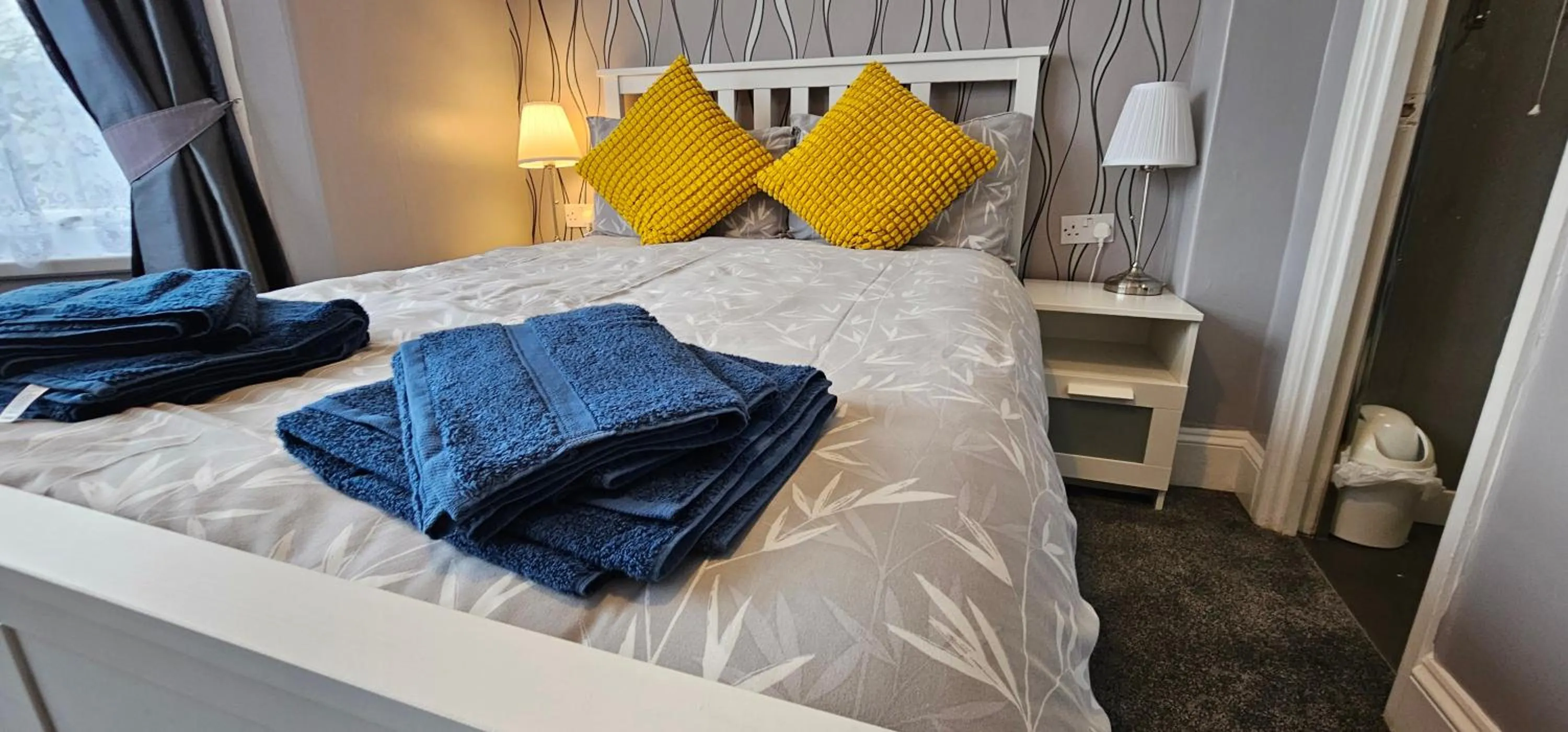 Bed in The Roslyn Guest House