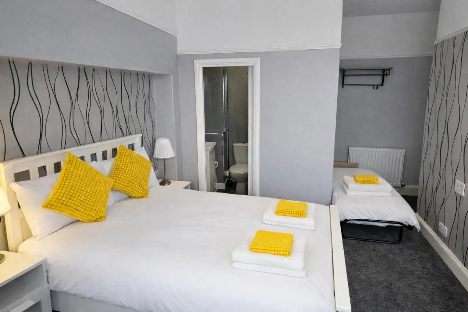 Bed in The Roslyn Guest House