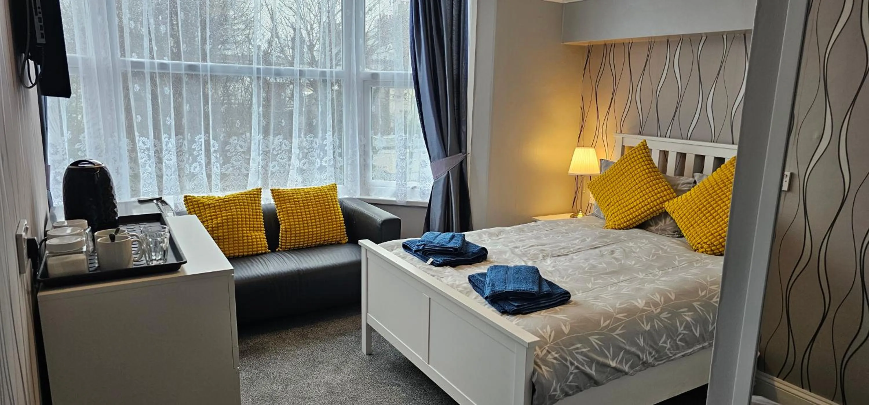 Bed in The Roslyn Guest House