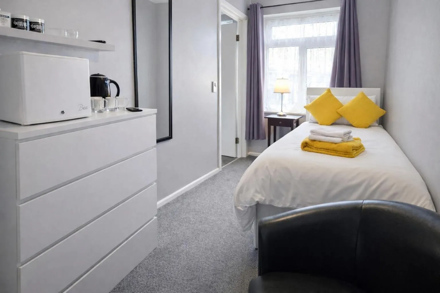 Bed in The Roslyn Guest House