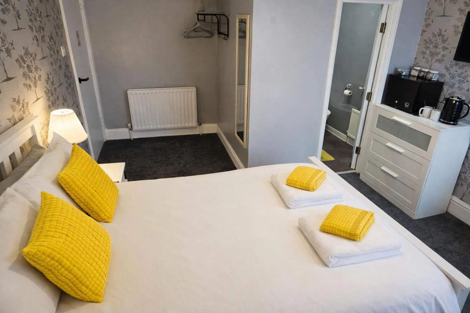 Bed in The Roslyn Guest House