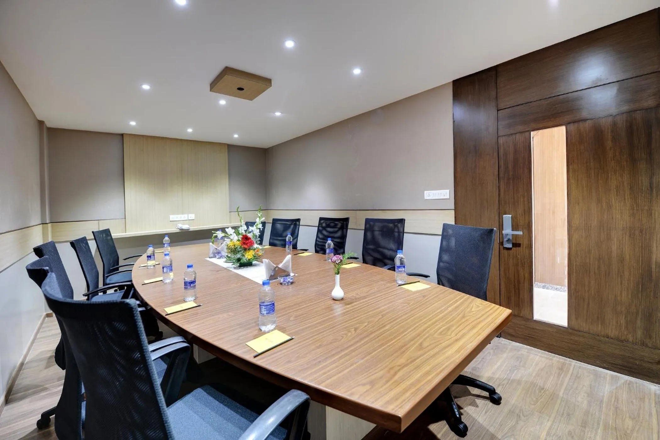 Business facilities in La Sara Pride