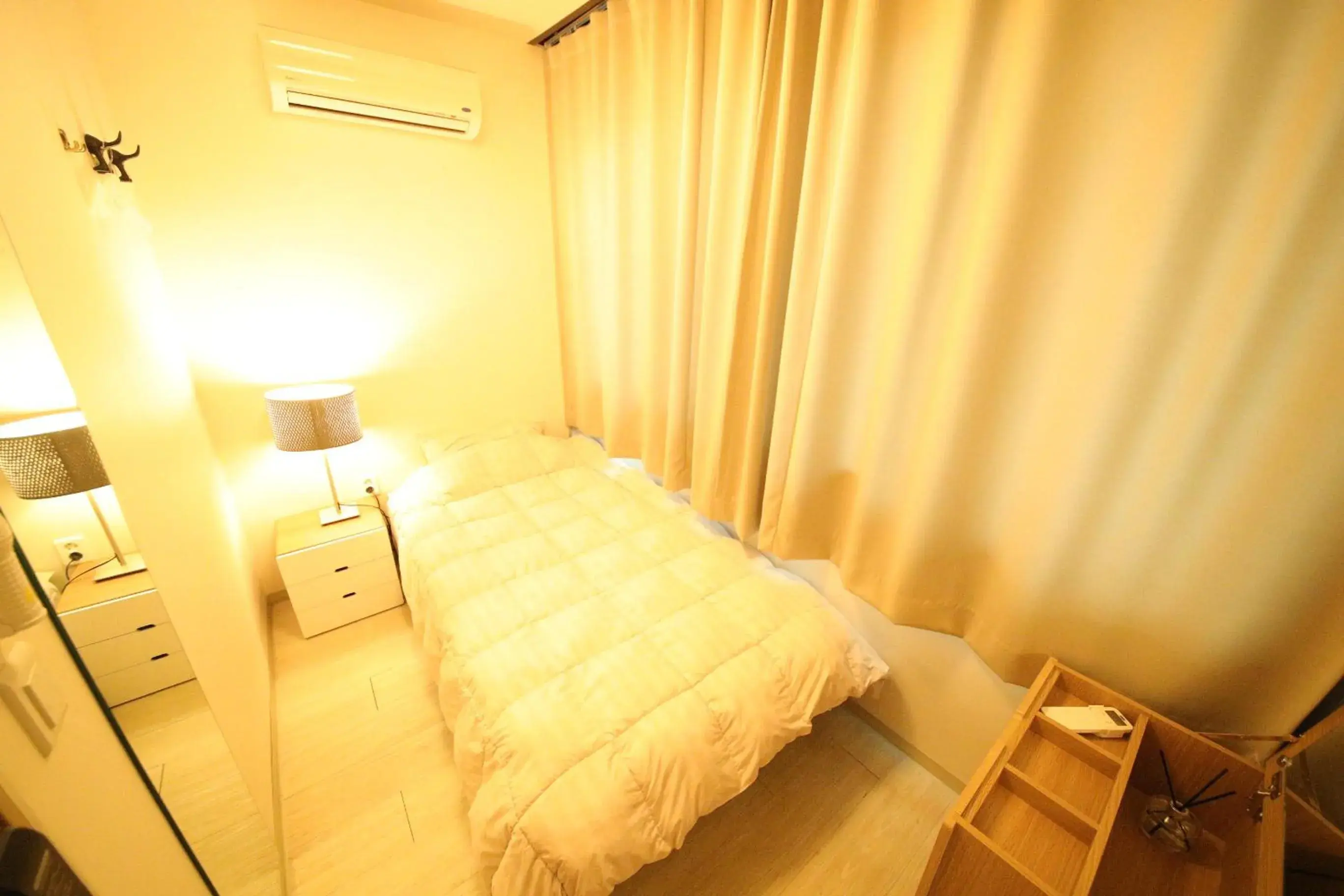 Single Room with Shared Bathroom - single occupancy in Stitches House Single Room with Shared Bathroom - single occupancy in Stitches House