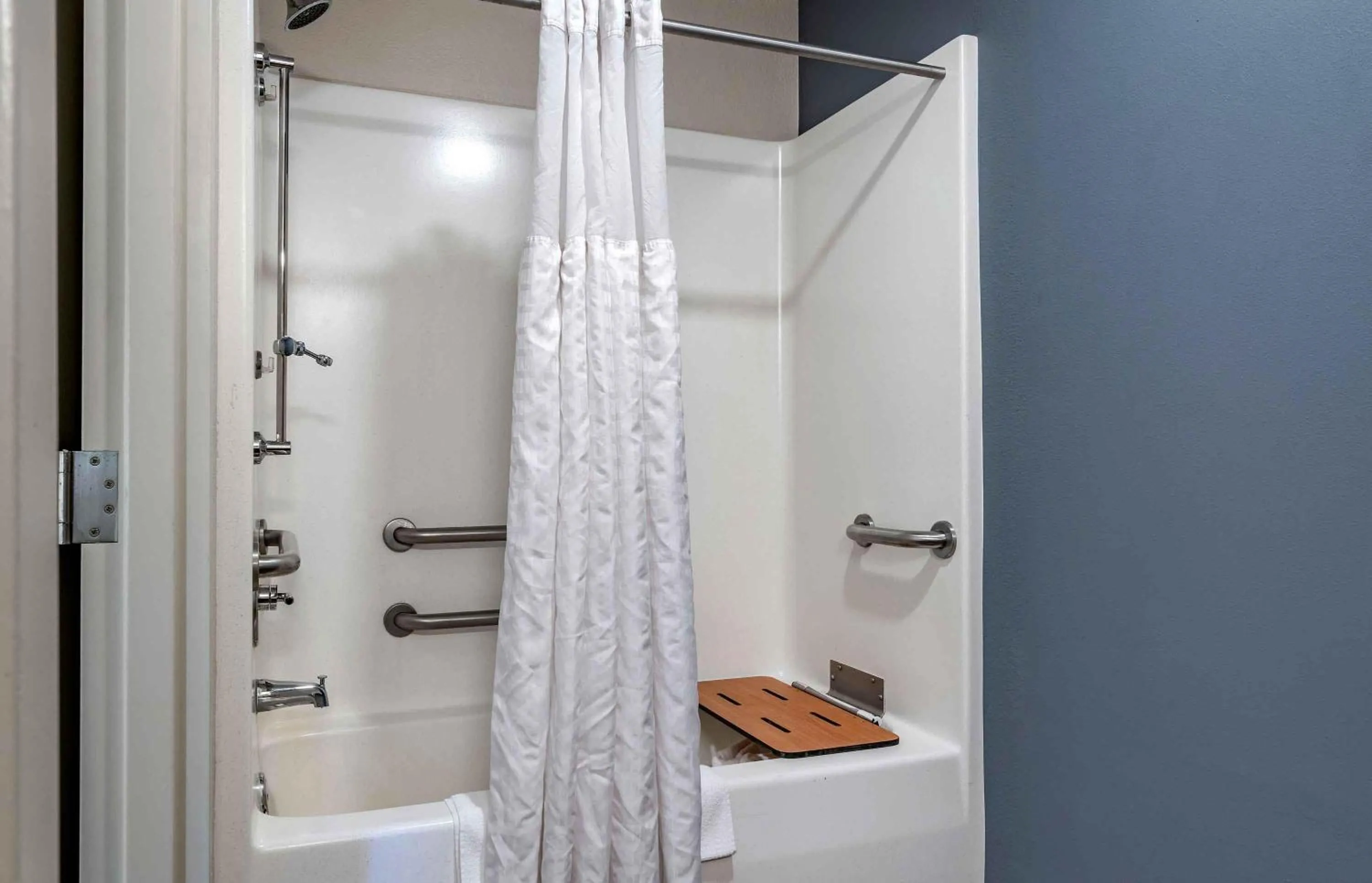 Bathroom in Extended Stay America Premier Suites - Oakland - Alameda