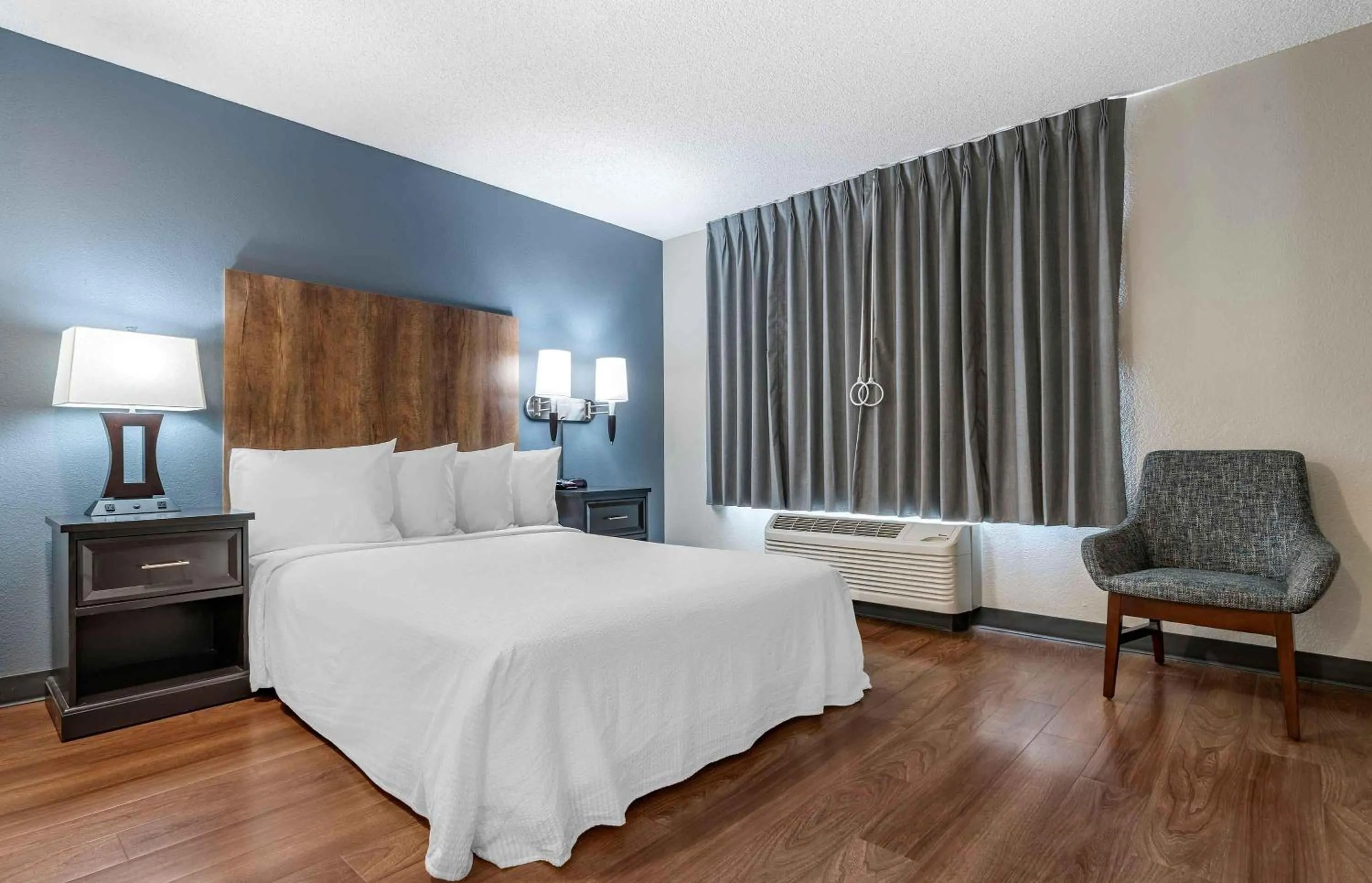Bedroom, Bed in Extended Stay America Premier Suites - Oakland - Alameda