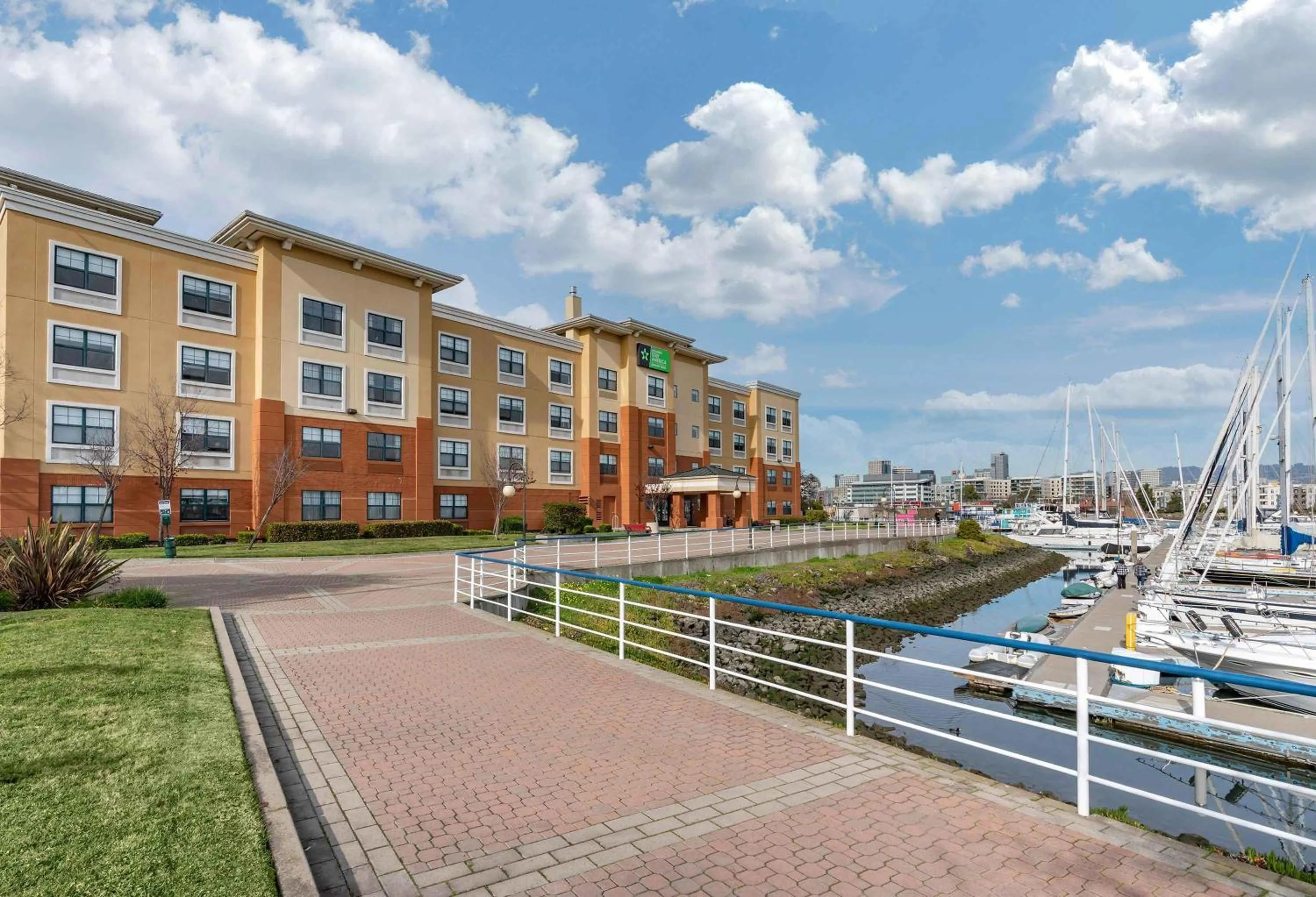 Property building in Extended Stay America Premier Suites - Oakland - Alameda
