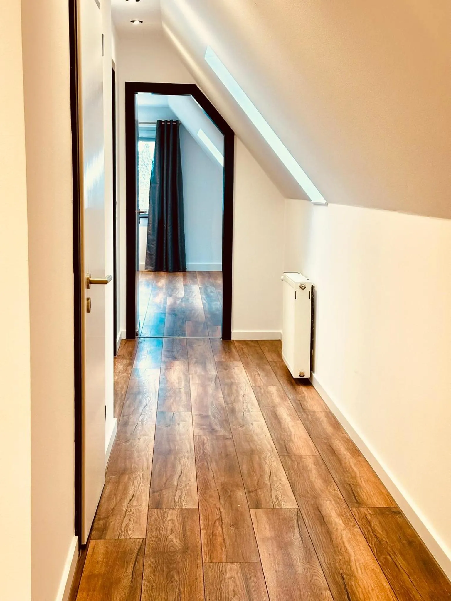 Photo of the whole room in RG Living Self Check-In 24-7 Rooms Bad Salzuflen Near Messe Center Free Parking