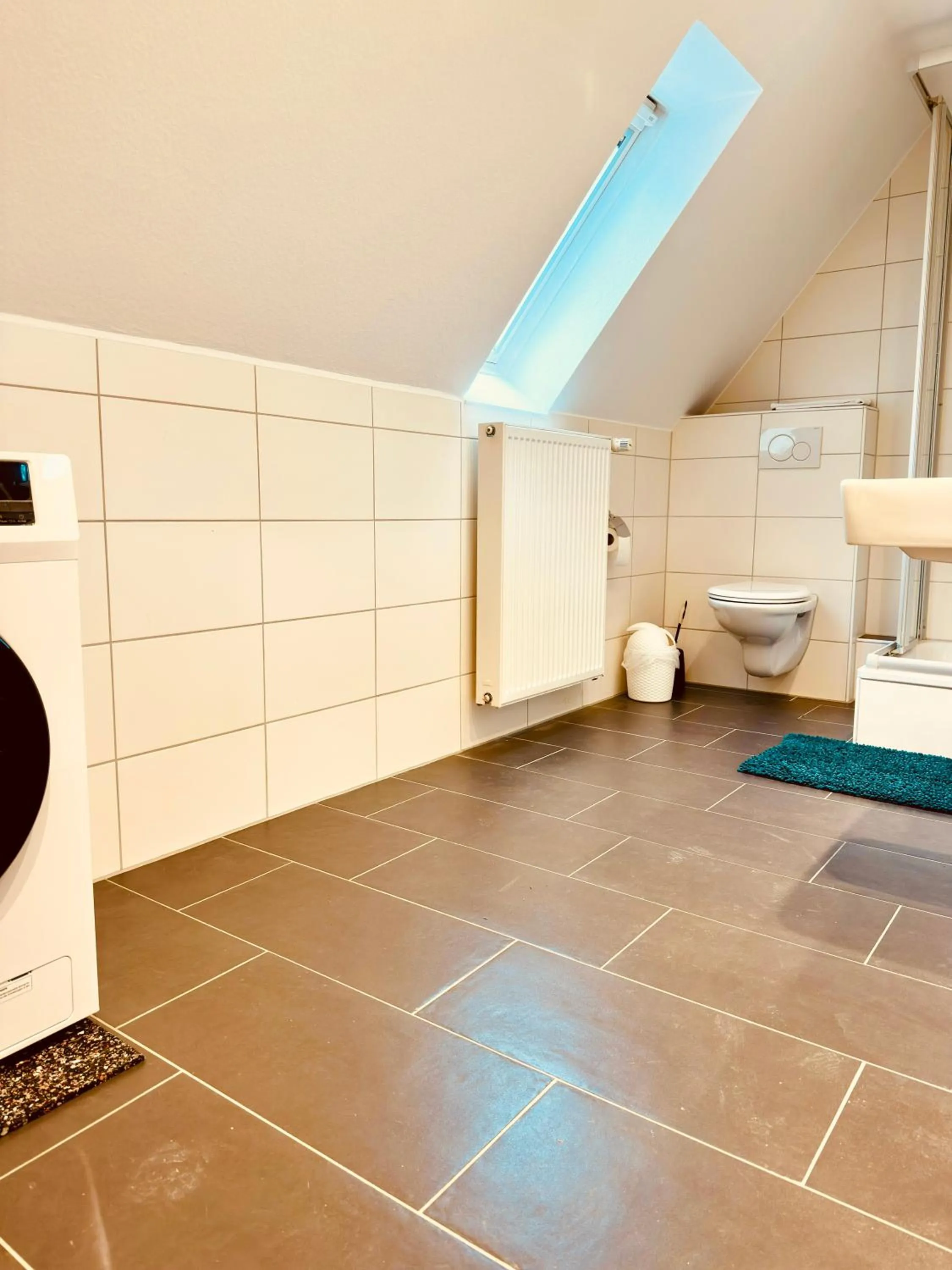 Shower in RG Living Self Check-In 24-7 Rooms Bad Salzuflen Near Messe Center Free Parking