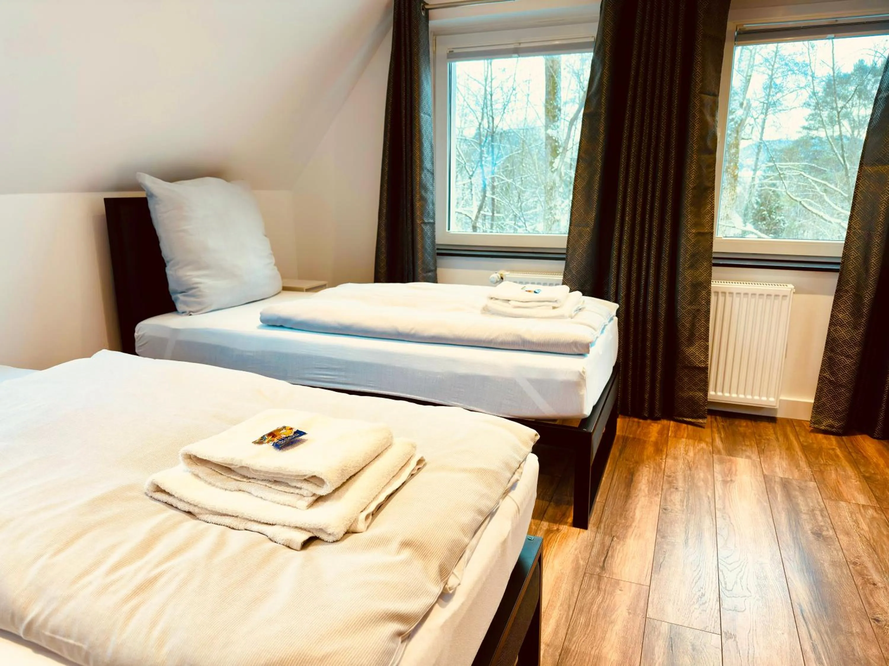 Bed in RG Living Self Check-In 24-7 Rooms Bad Salzuflen Near Messe Center Free Parking