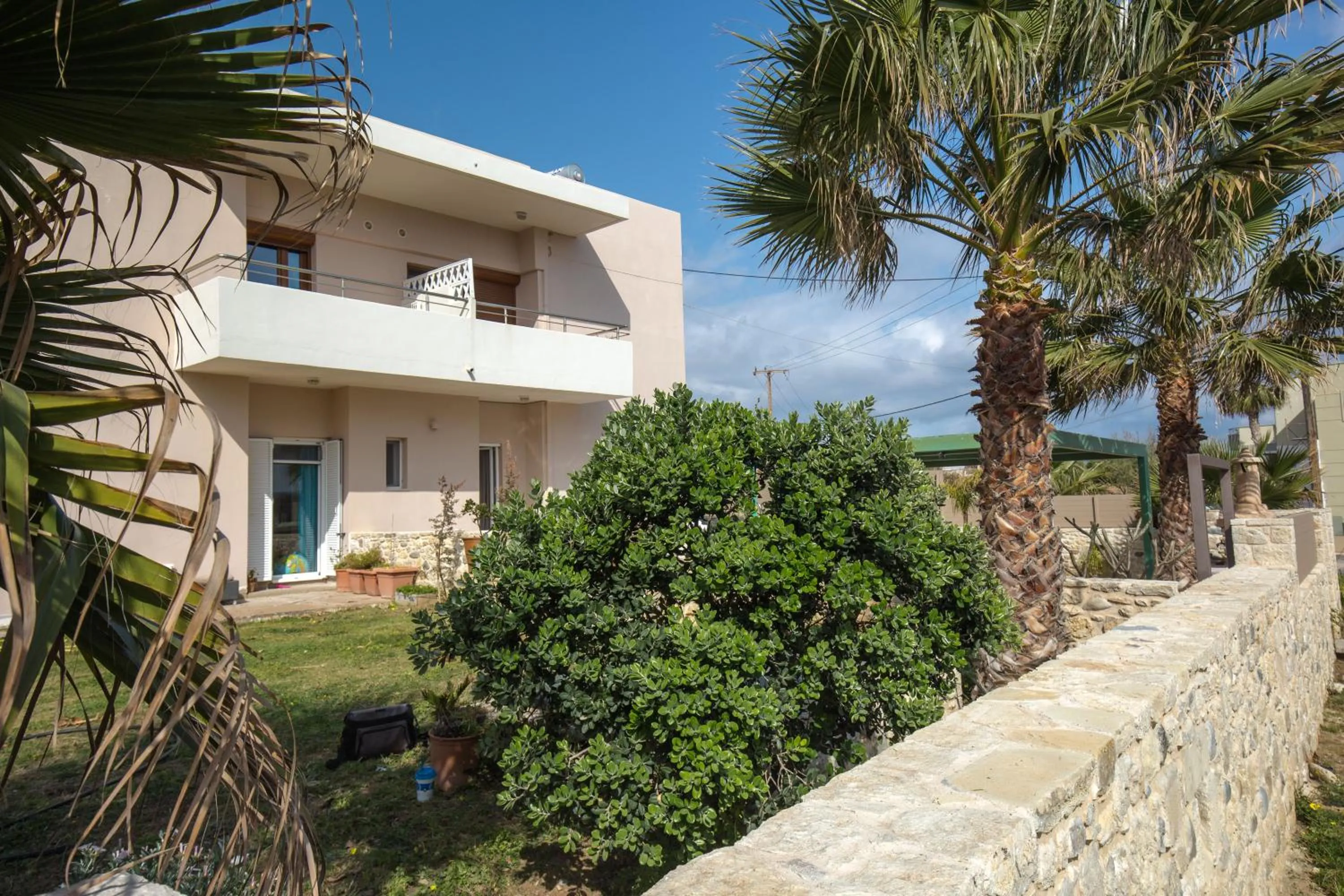 Property building in Arodamos Studios & Apts