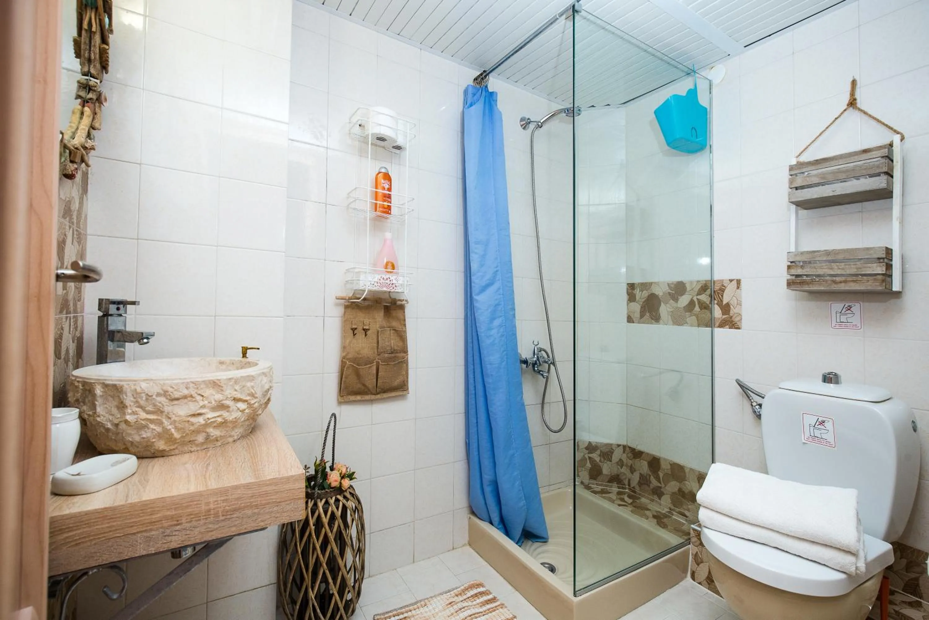 Shower in Arodamos Studios & Apts