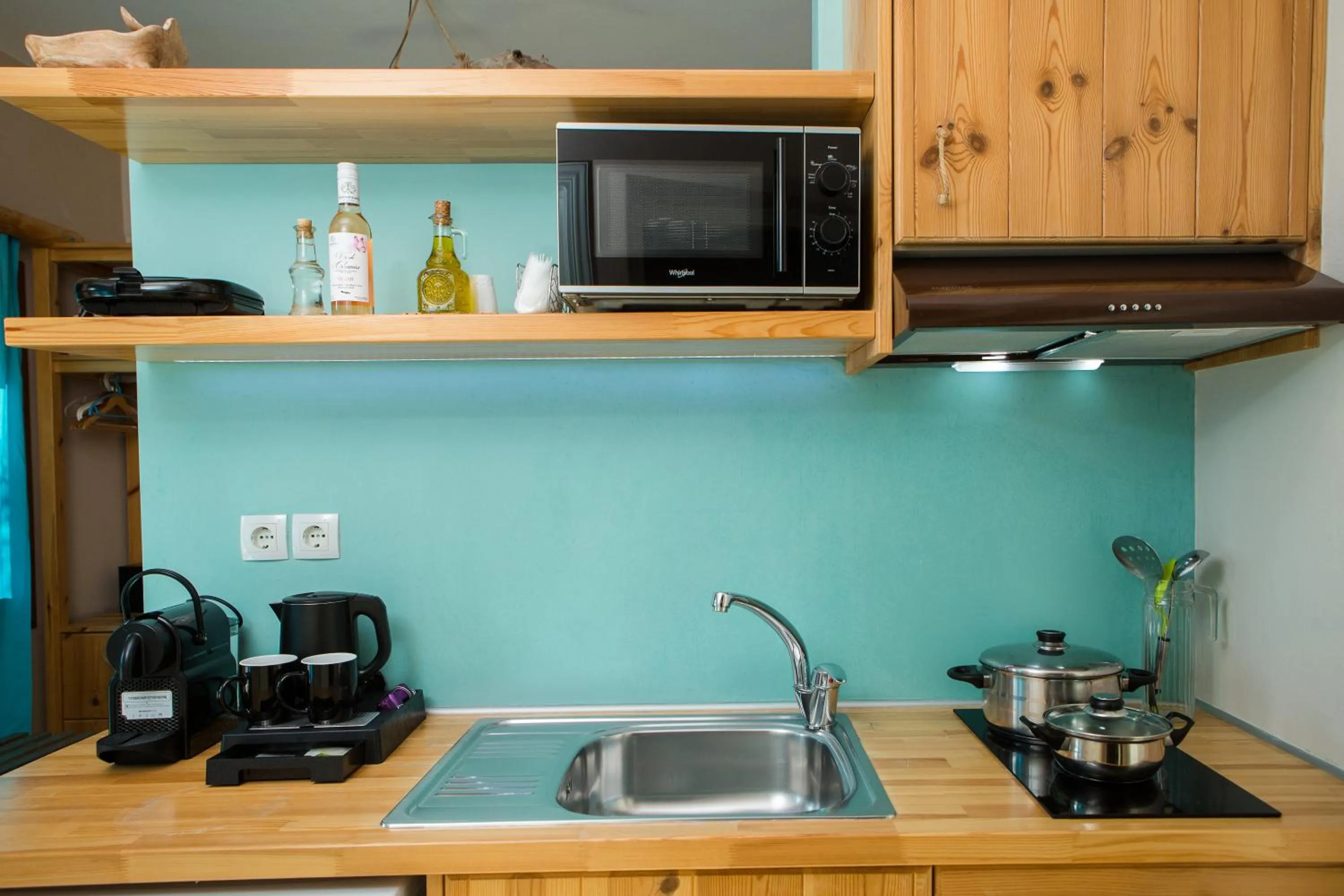 Coffee/tea facilities in Arodamos Studios & Apts