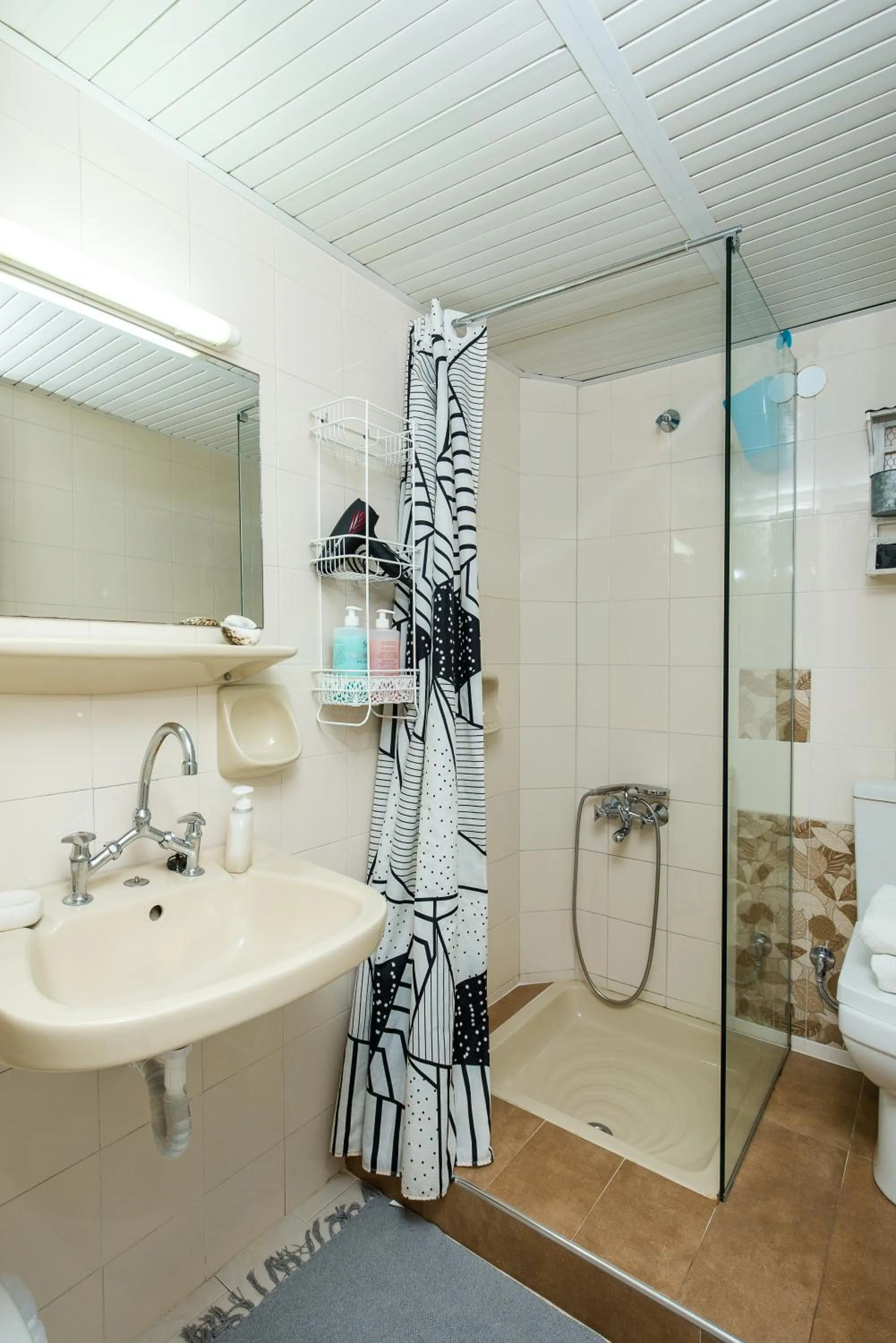 Shower in Arodamos Studios & Apts