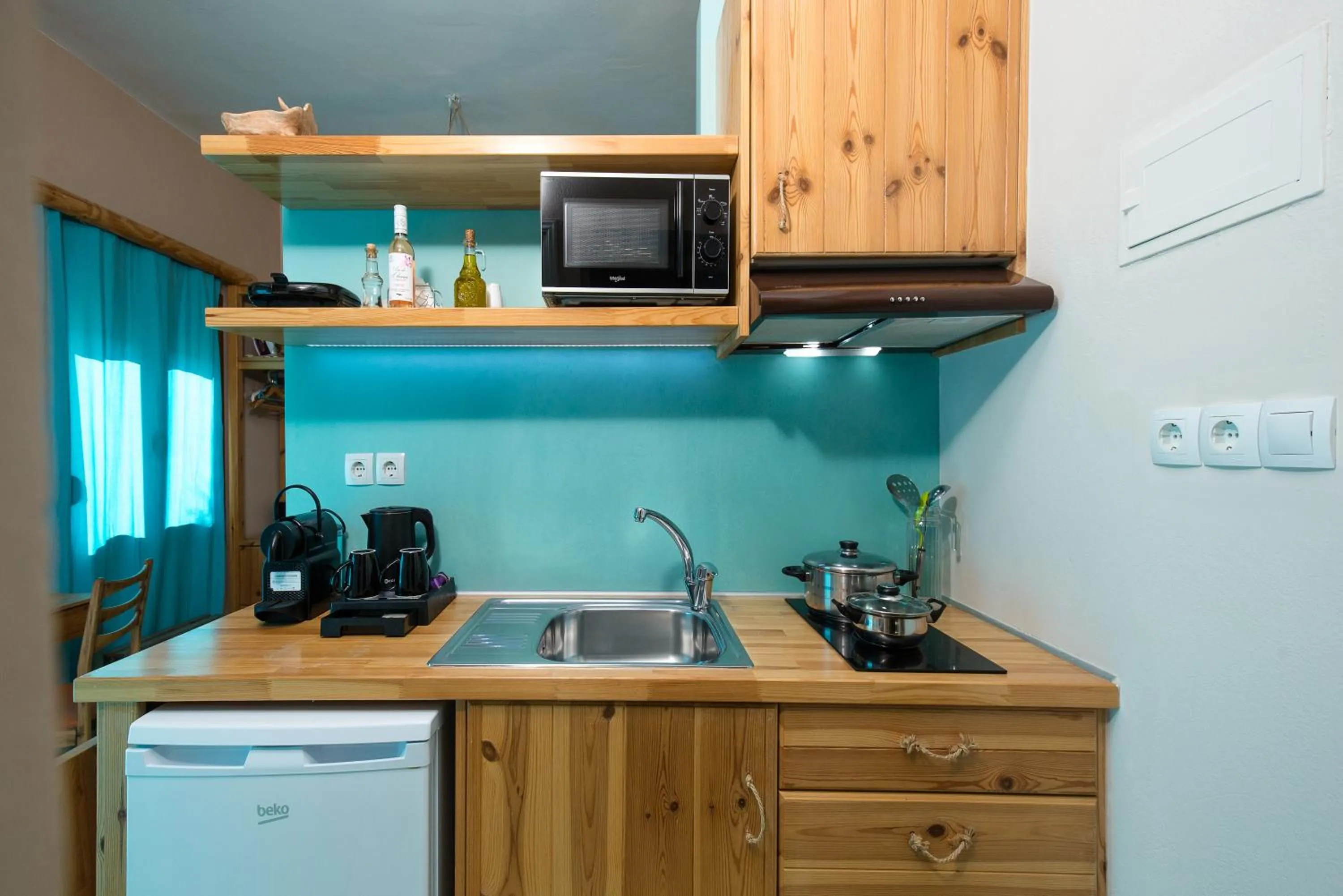 Coffee/tea facilities in Arodamos Studios & Apts