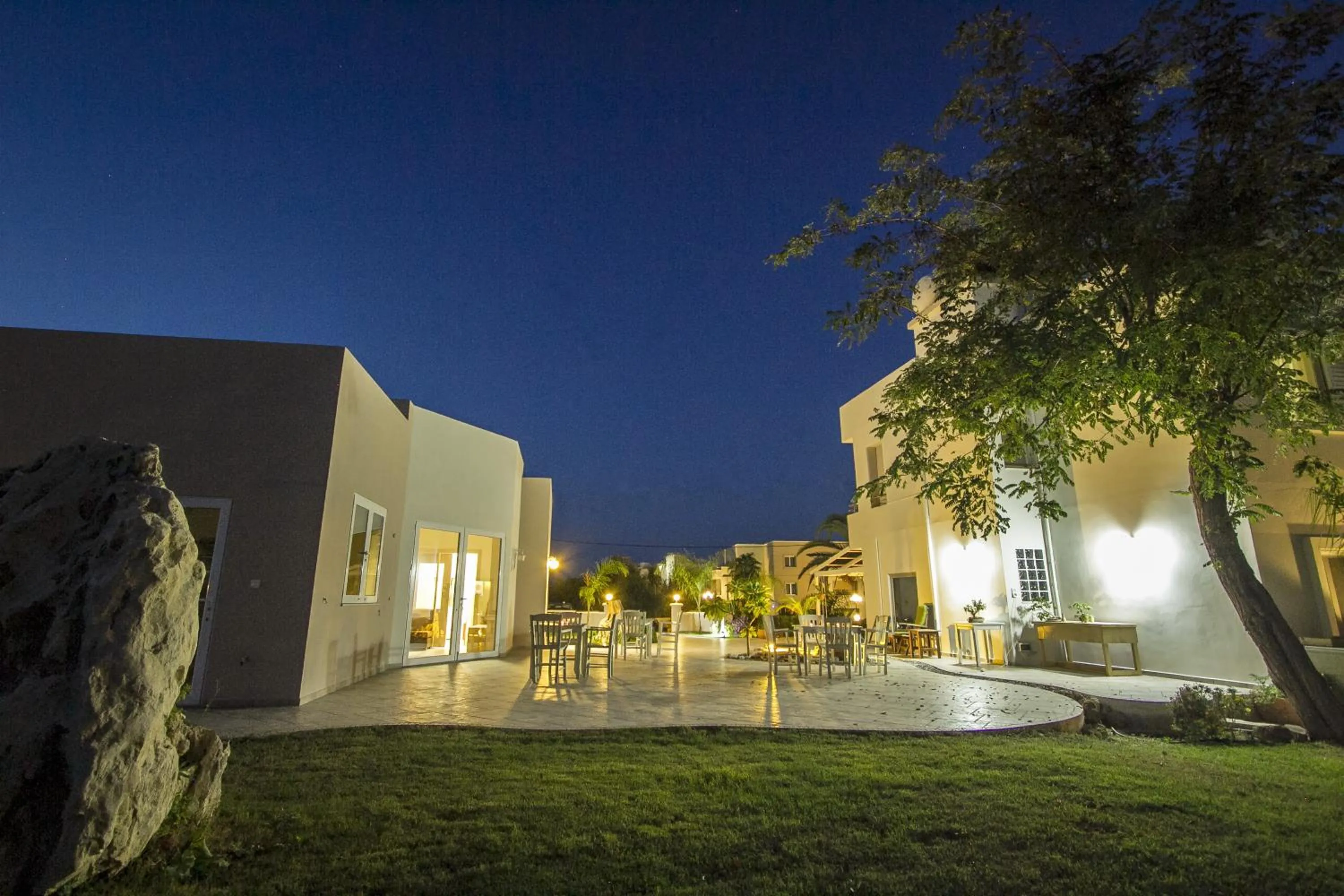 Property building in Arodamos Studios & Apts