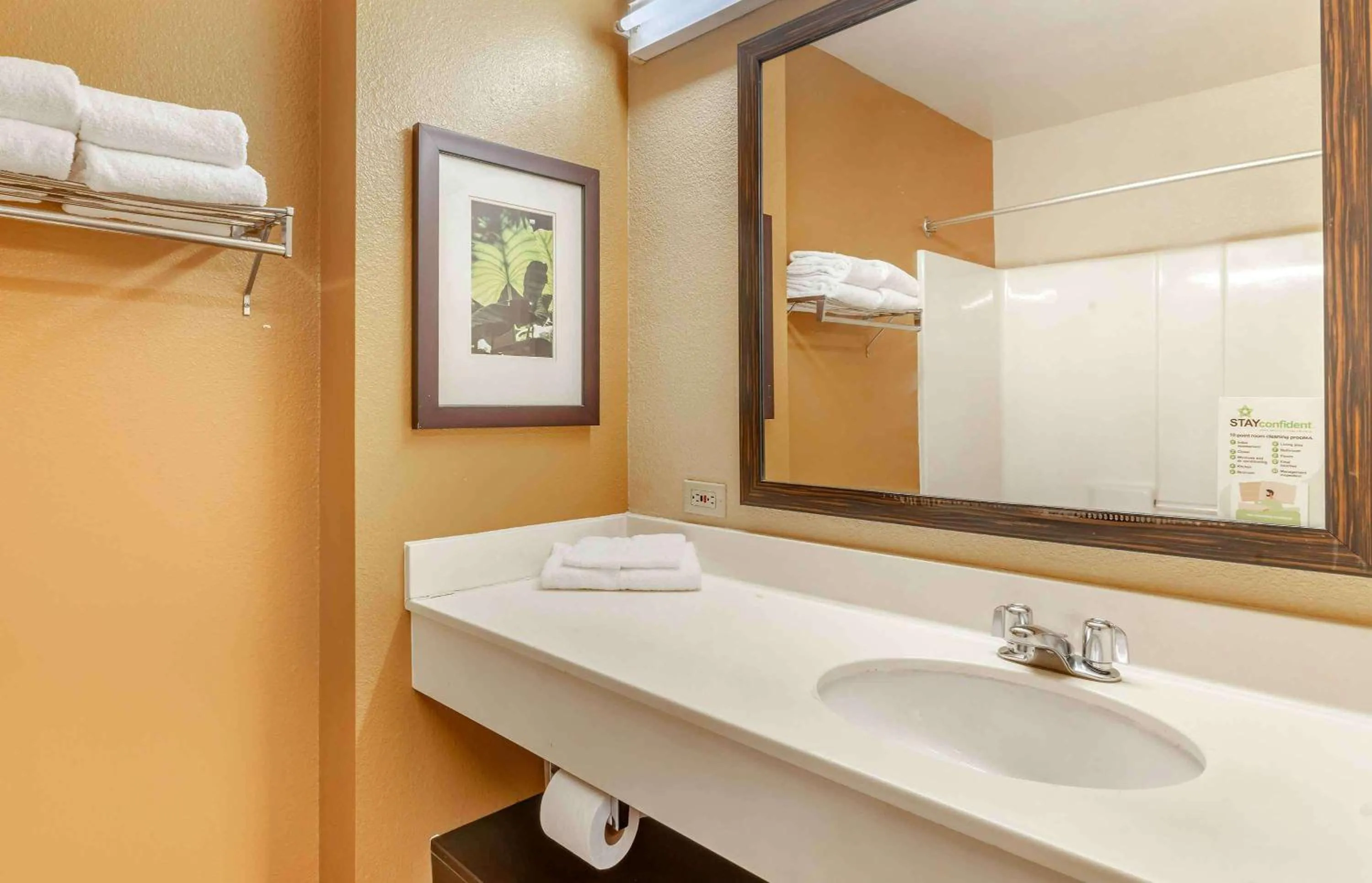 Bathroom in Extended Stay America Suites - Oakland - Emeryville