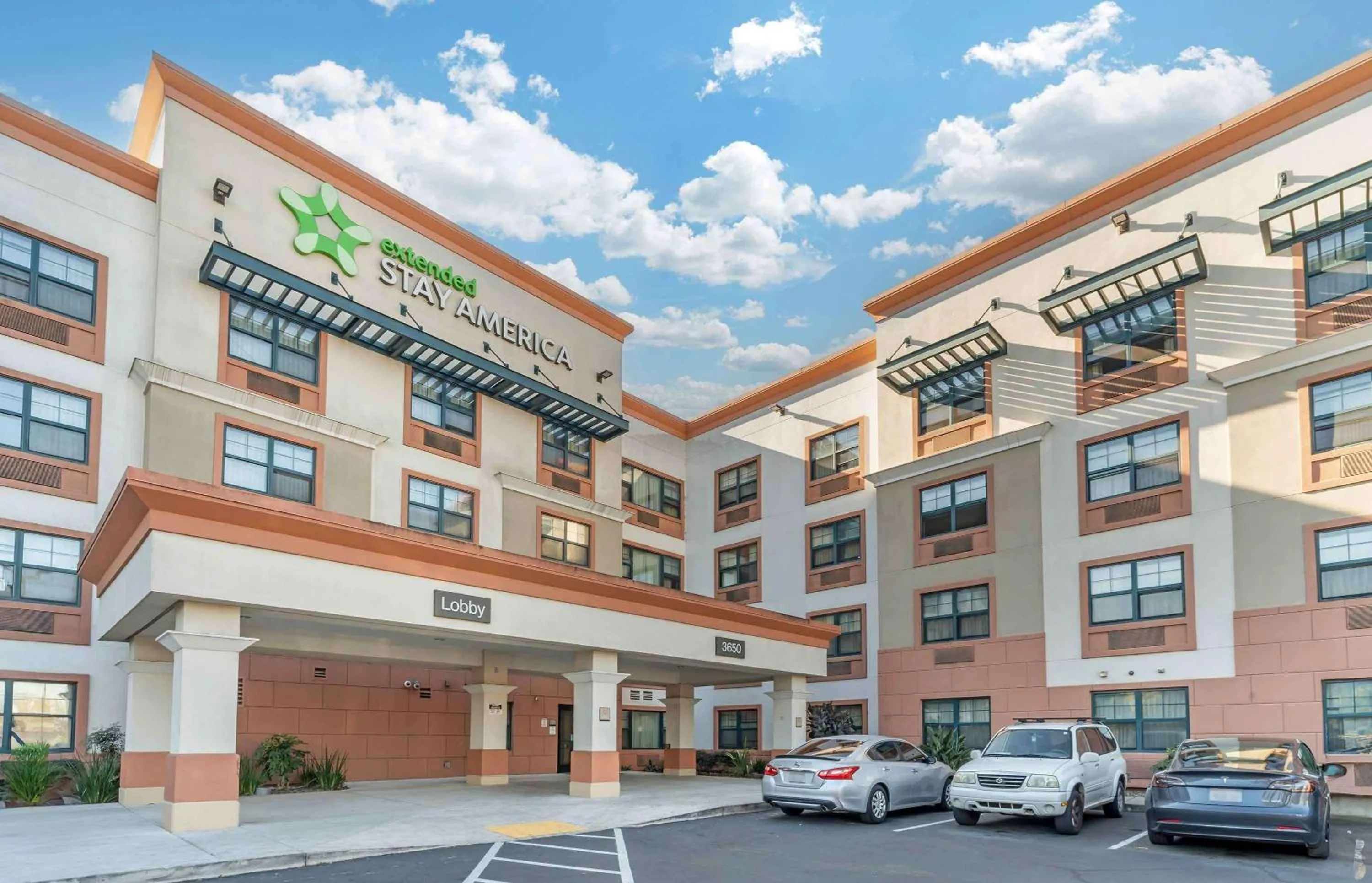 Property building in Extended Stay America Suites - Oakland - Emeryville