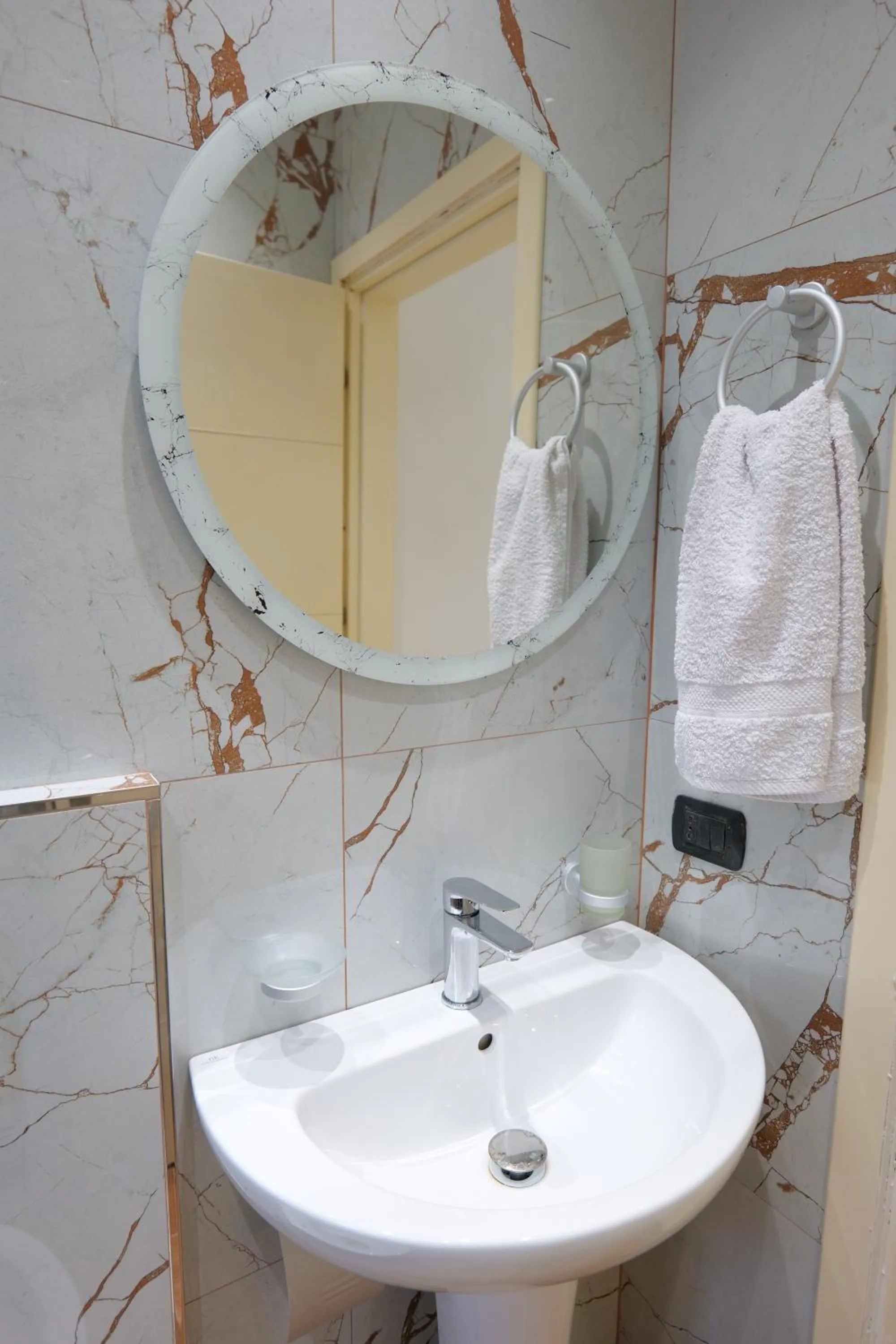 Bathroom in Hotel Dior