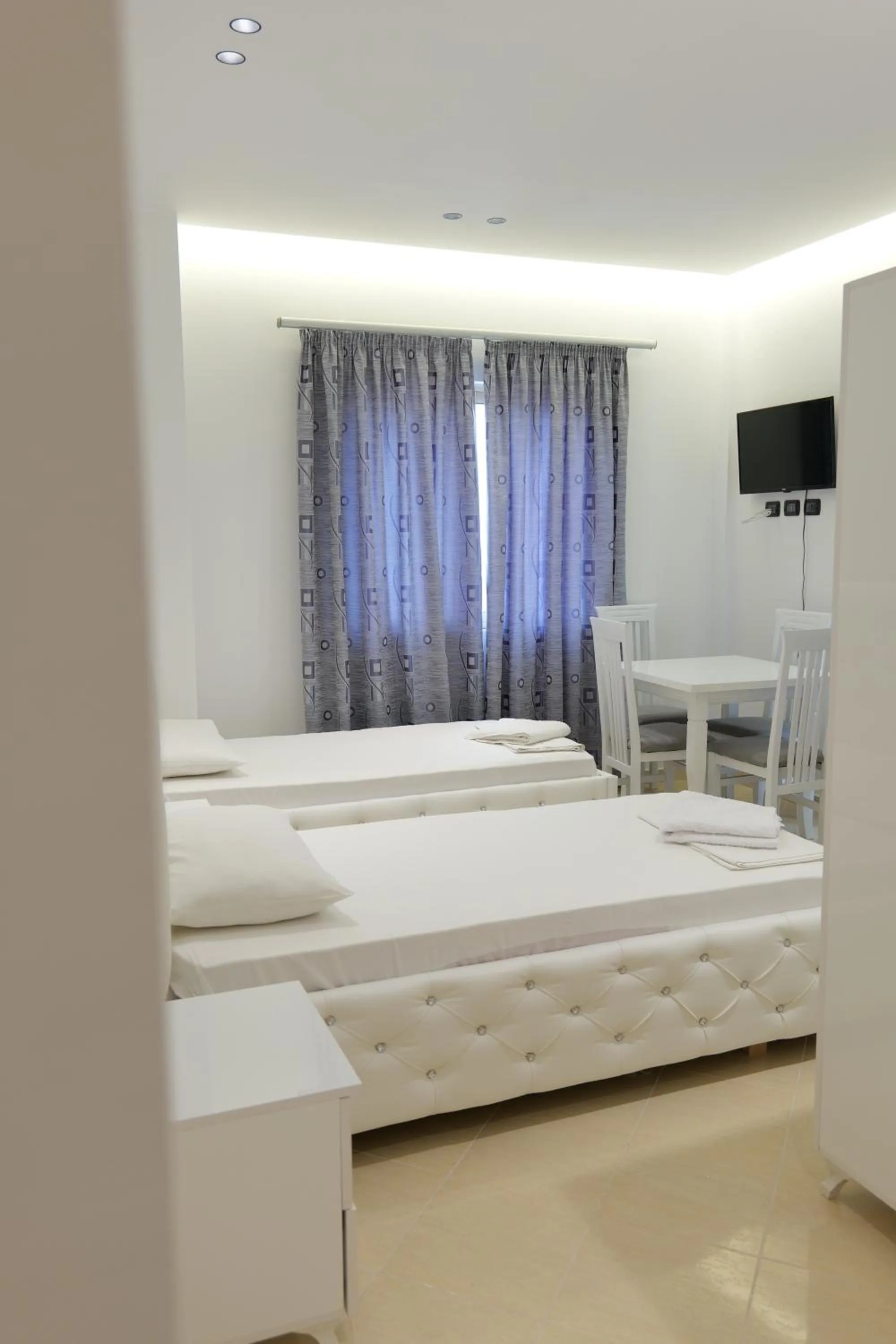 Photo of the whole room in Hotel Dior